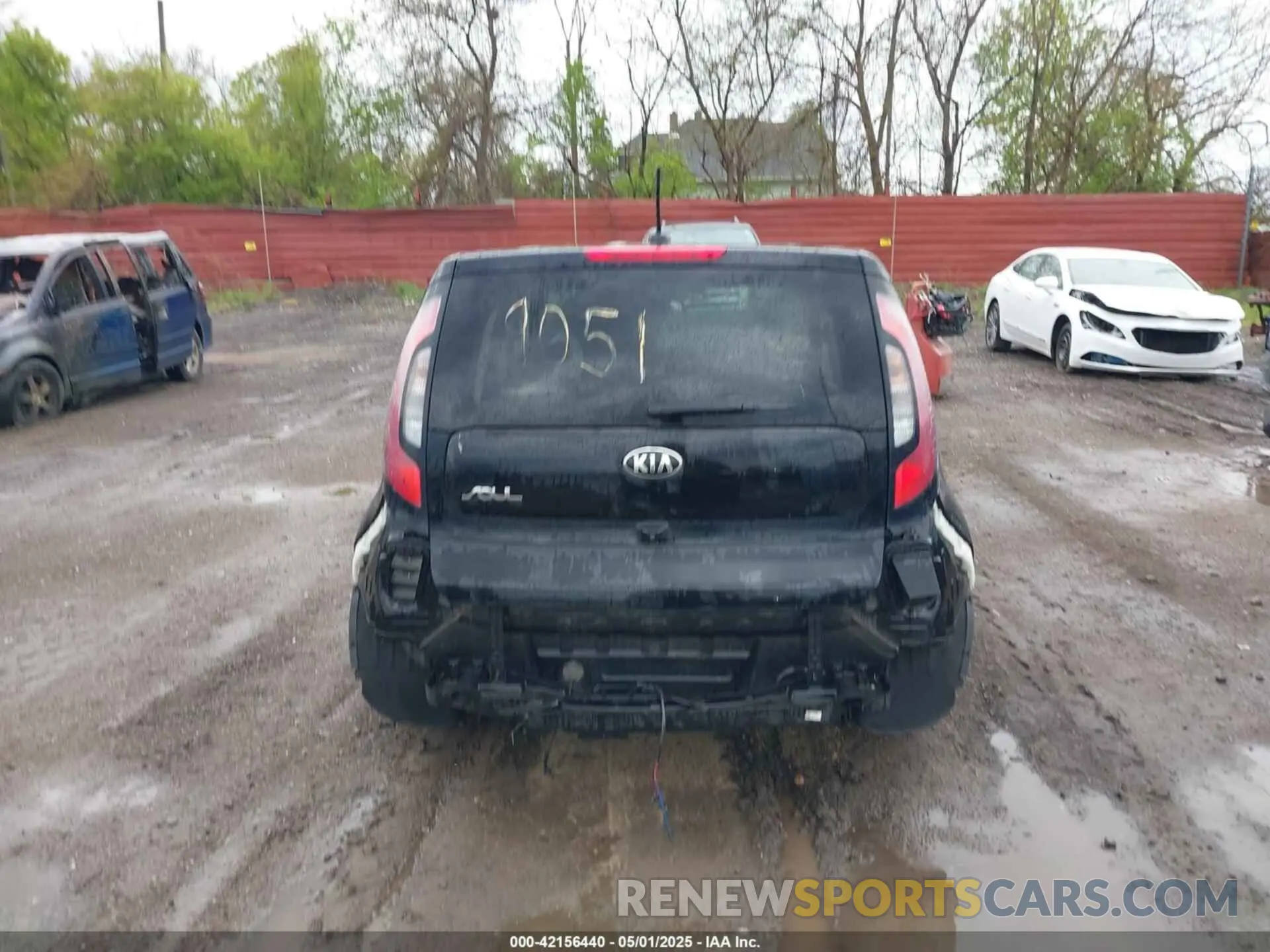 15 Photograph of a damaged car KNDJN2A23K7919051 KIA SOUL 2019