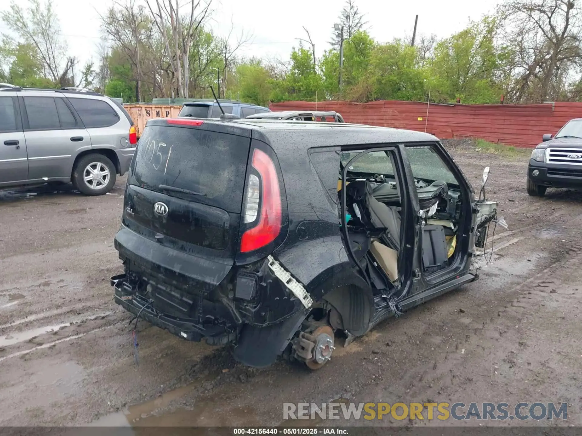 4 Photograph of a damaged car KNDJN2A23K7919051 KIA SOUL 2019