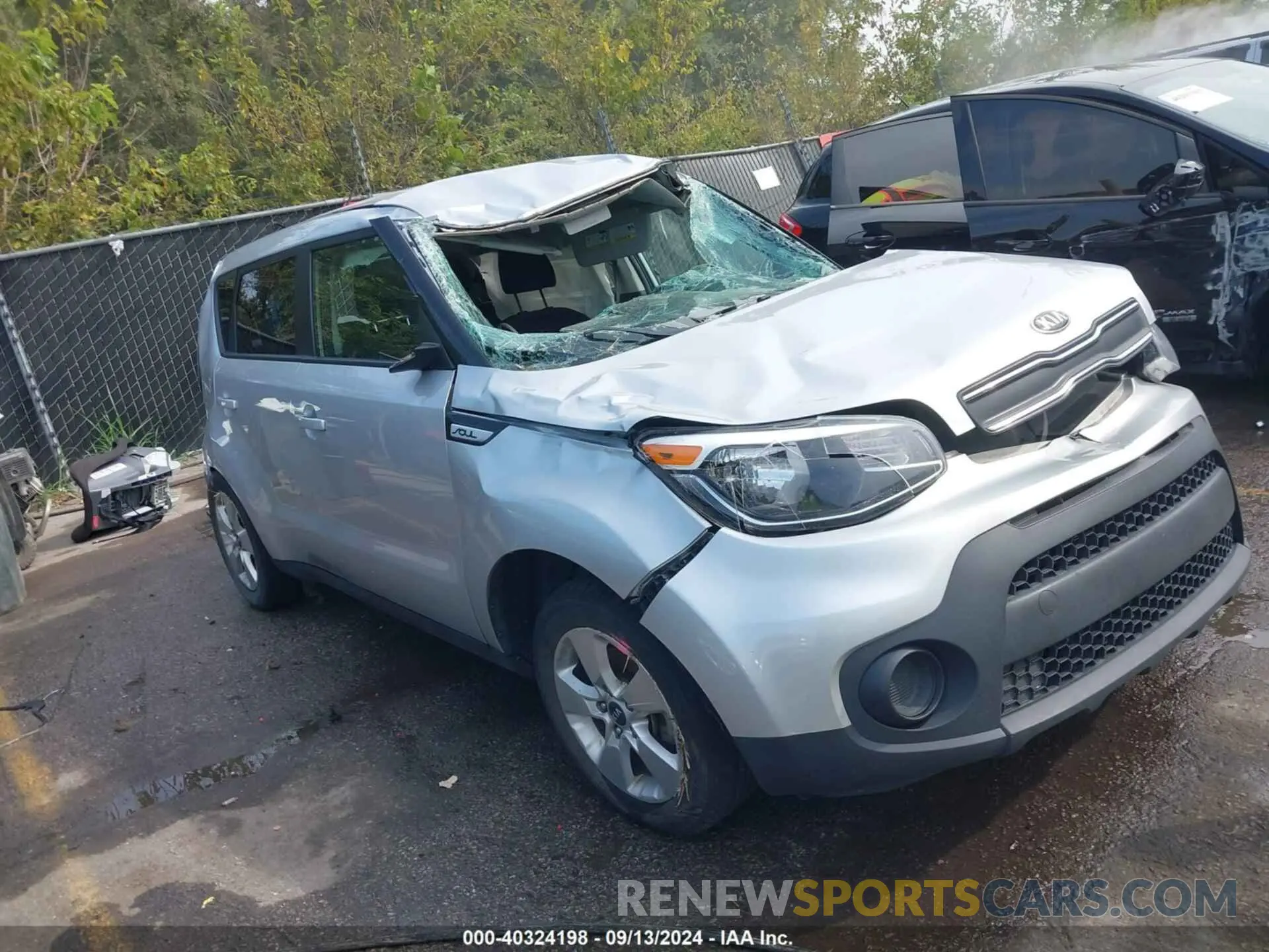 1 Photograph of a damaged car KNDJN2A24K7018268 KIA SOUL 2019