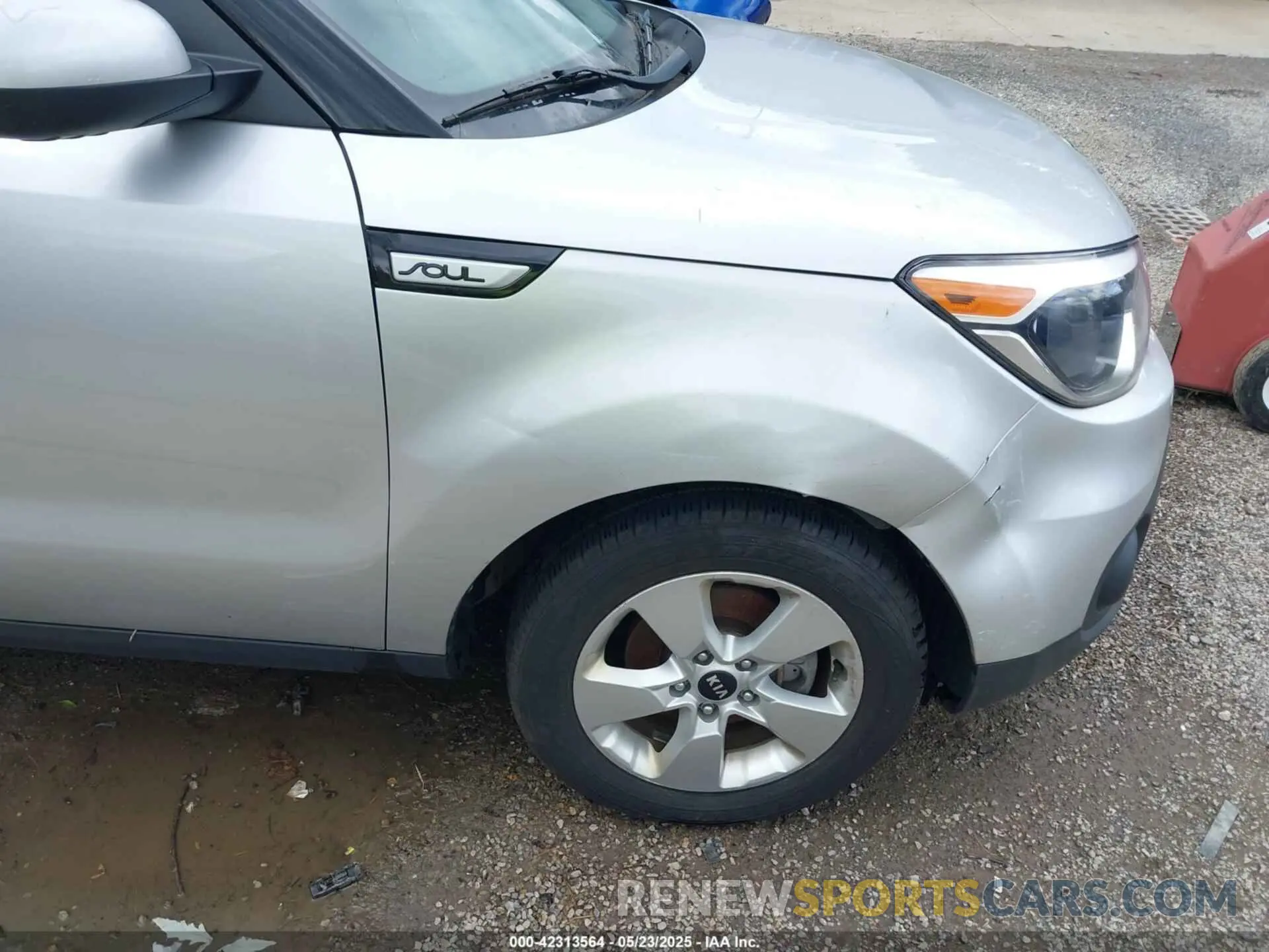 17 Photograph of a damaged car KNDJN2A24K7665575 KIA SOUL 2019