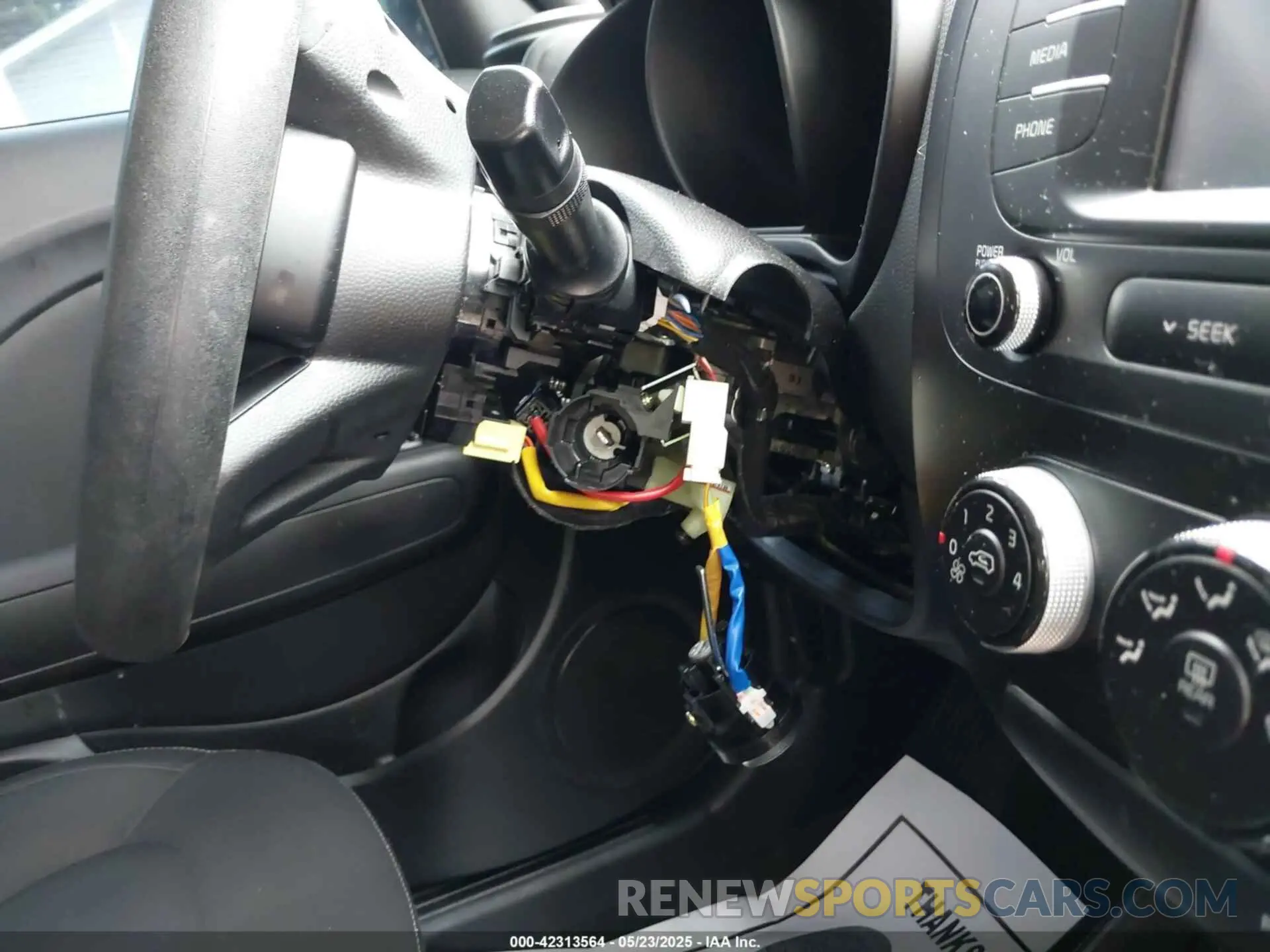 6 Photograph of a damaged car KNDJN2A24K7665575 KIA SOUL 2019