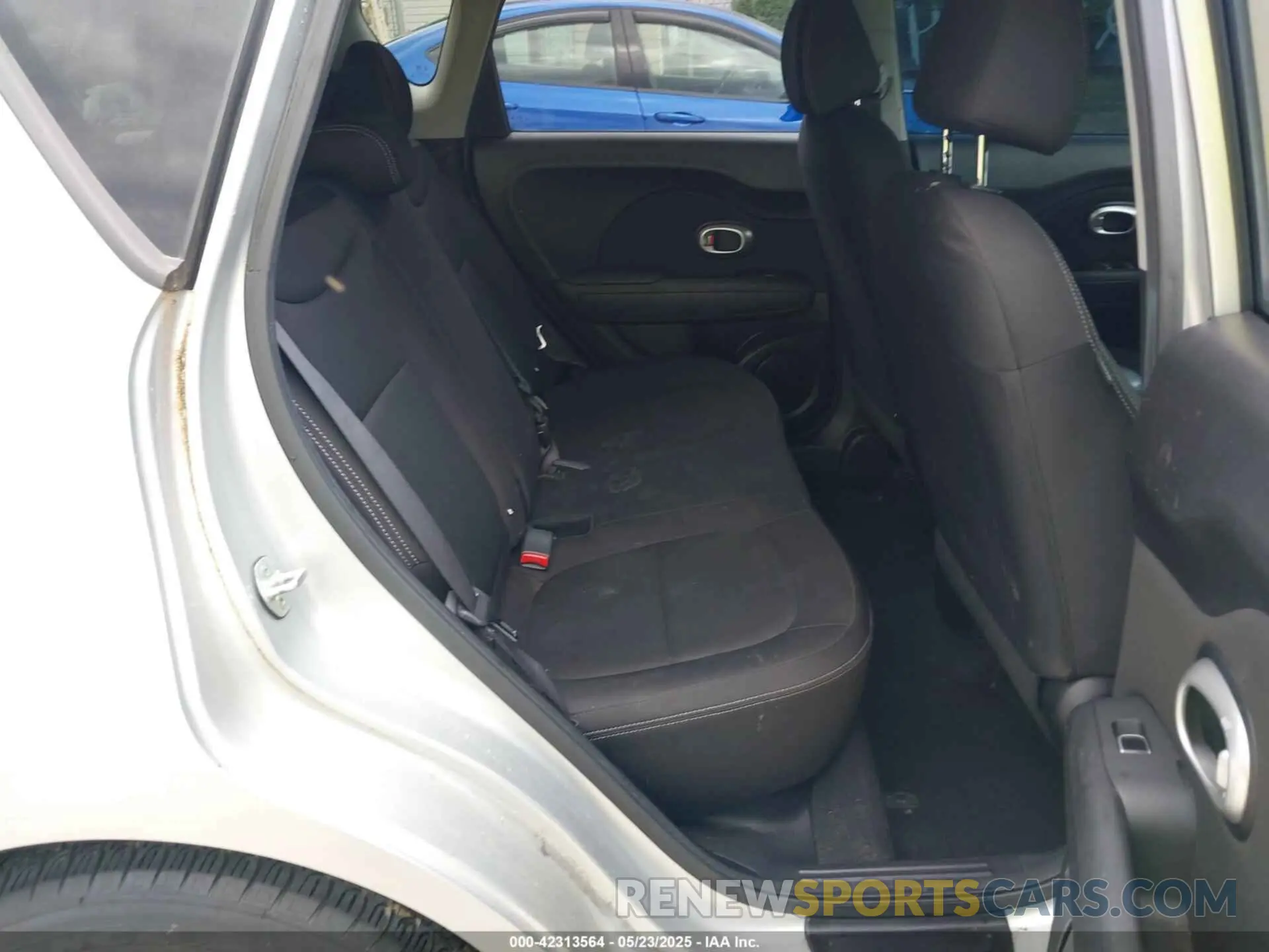 8 Photograph of a damaged car KNDJN2A24K7665575 KIA SOUL 2019