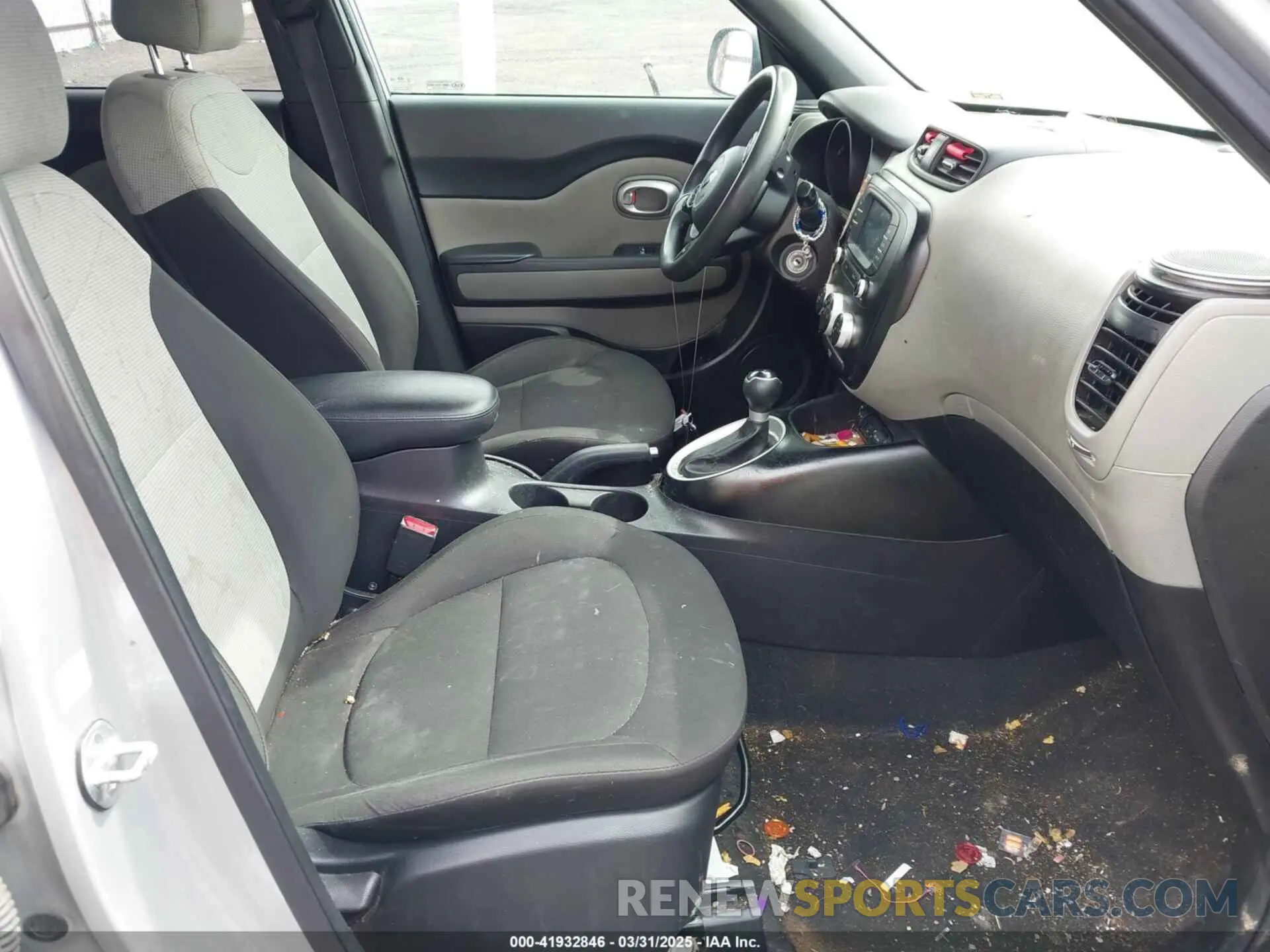 5 Photograph of a damaged car KNDJN2A24K7676852 KIA SOUL 2019