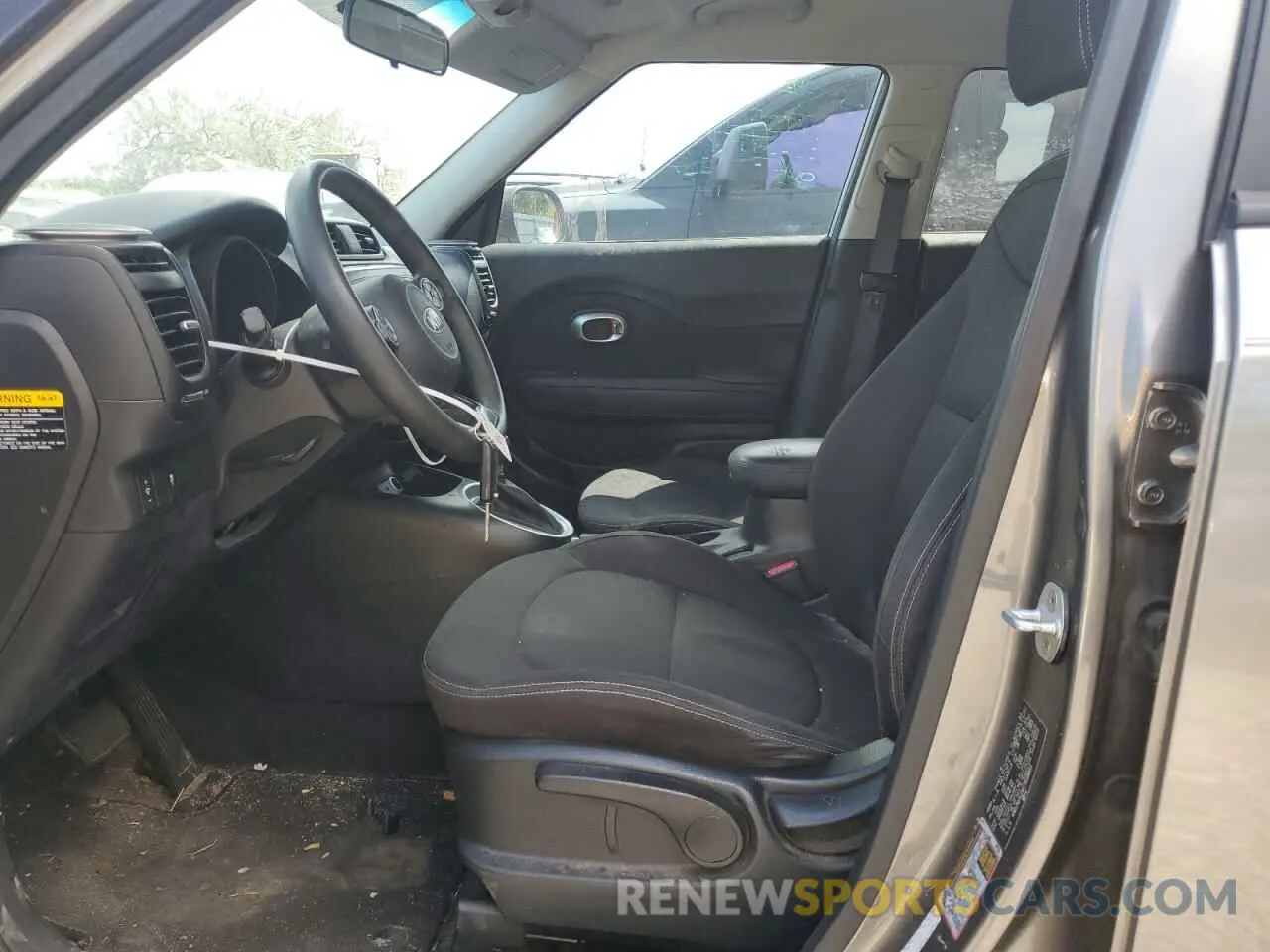 7 Photograph of a damaged car KNDJN2A24K7699869 KIA SOUL 2019
