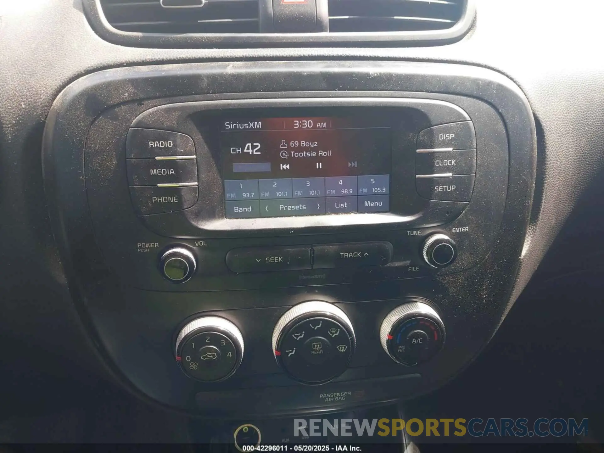 21 Photograph of a damaged car KNDJN2A24K7921343 KIA SOUL 2019
