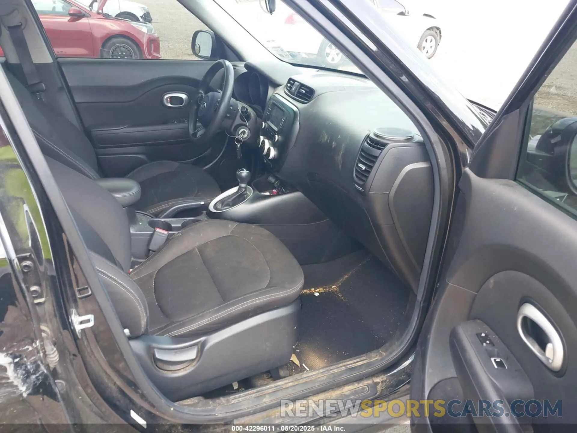 5 Photograph of a damaged car KNDJN2A24K7921343 KIA SOUL 2019