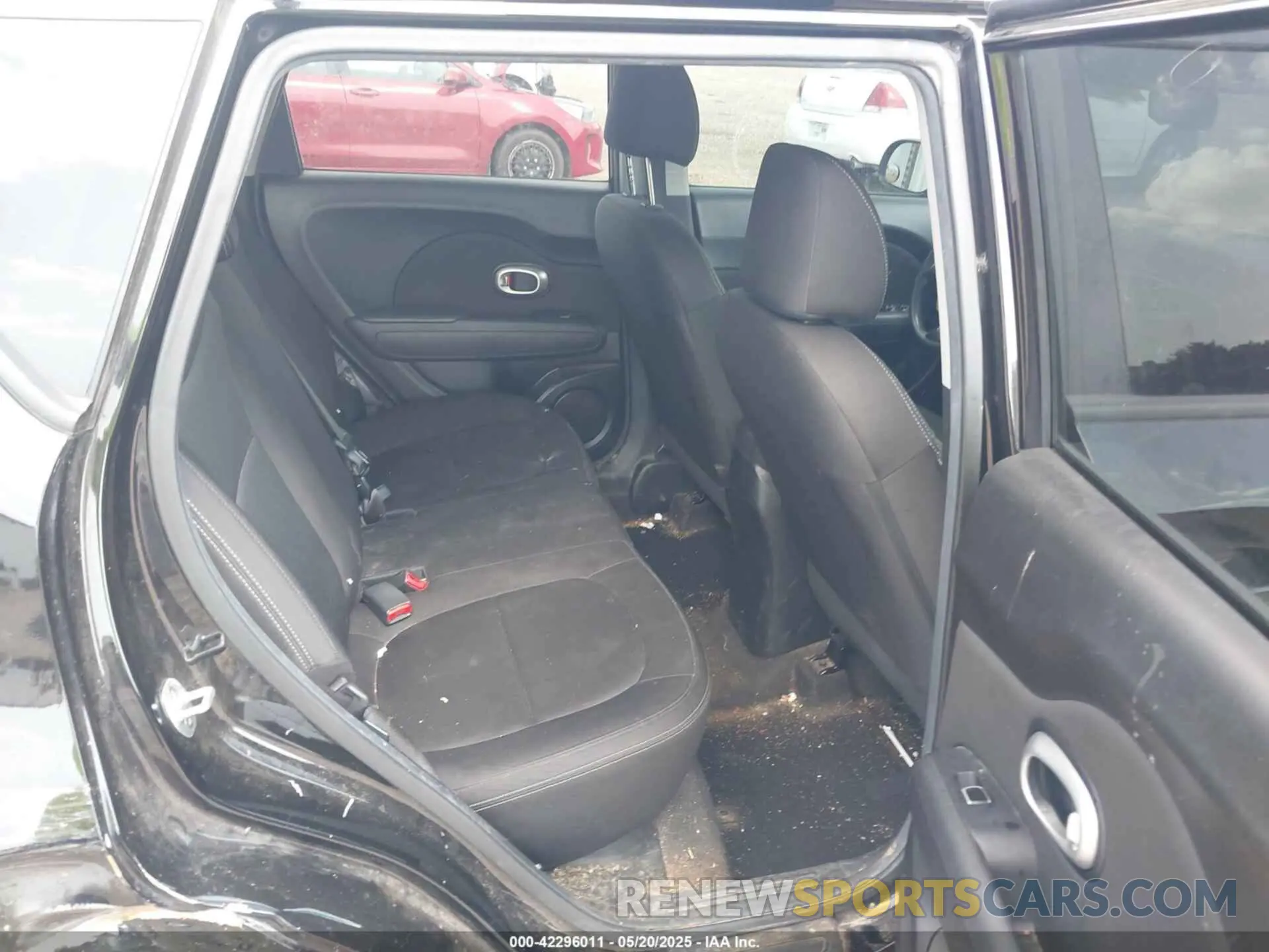 8 Photograph of a damaged car KNDJN2A24K7921343 KIA SOUL 2019