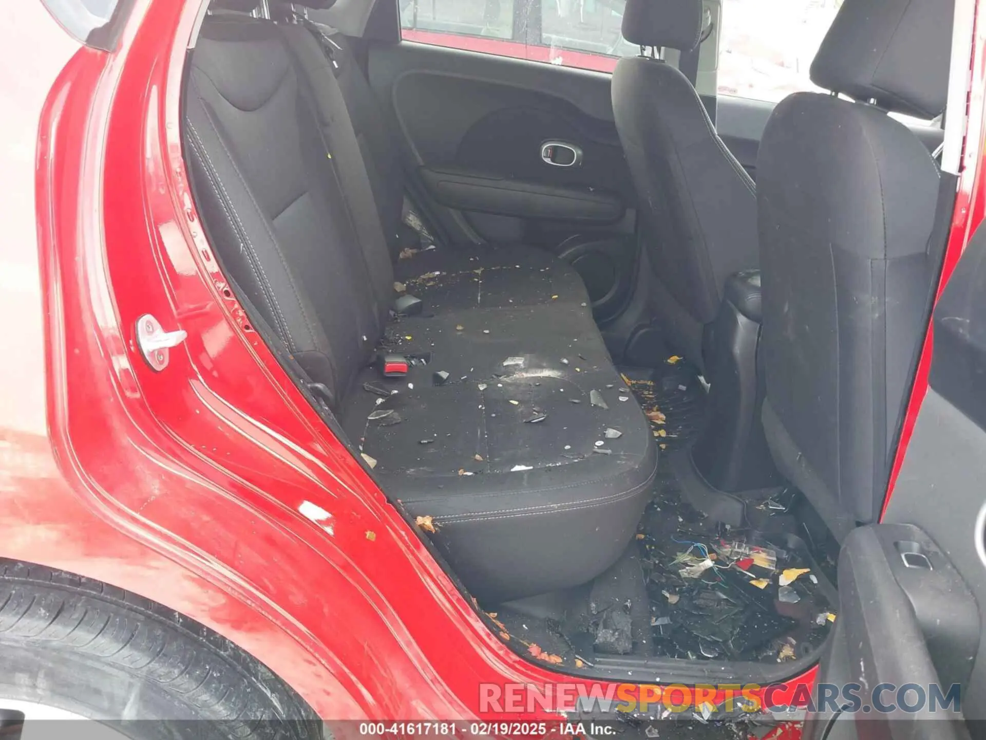 8 Photograph of a damaged car KNDJN2A25K7007070 KIA SOUL 2019