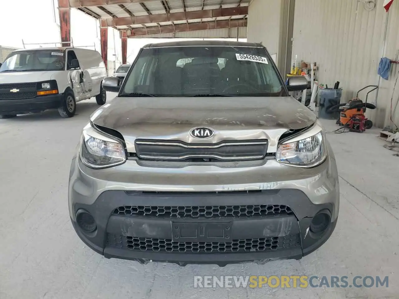 5 Photograph of a damaged car KNDJN2A25K7009921 KIA SOUL 2019