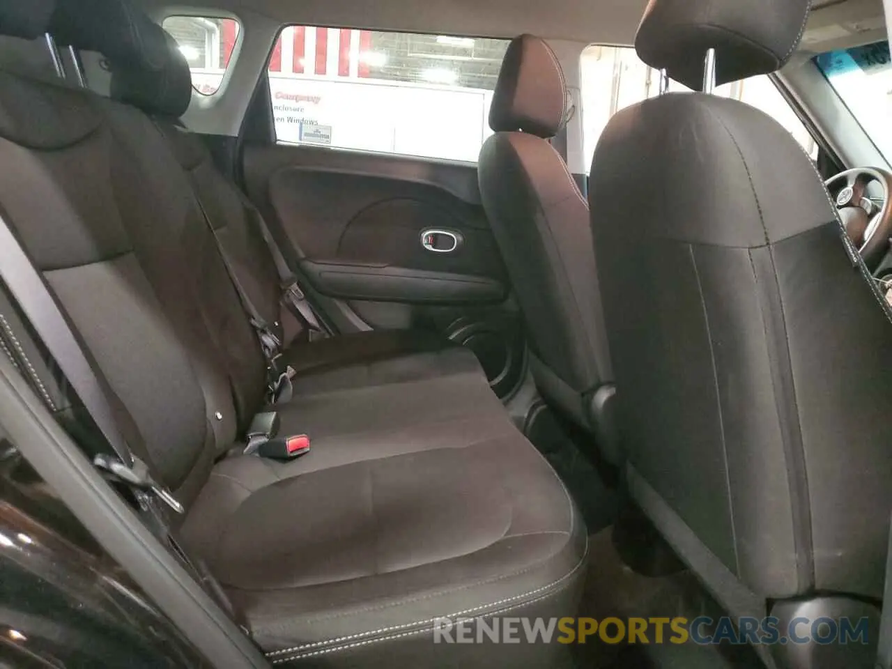 10 Photograph of a damaged car KNDJN2A25K7016724 KIA SOUL 2019