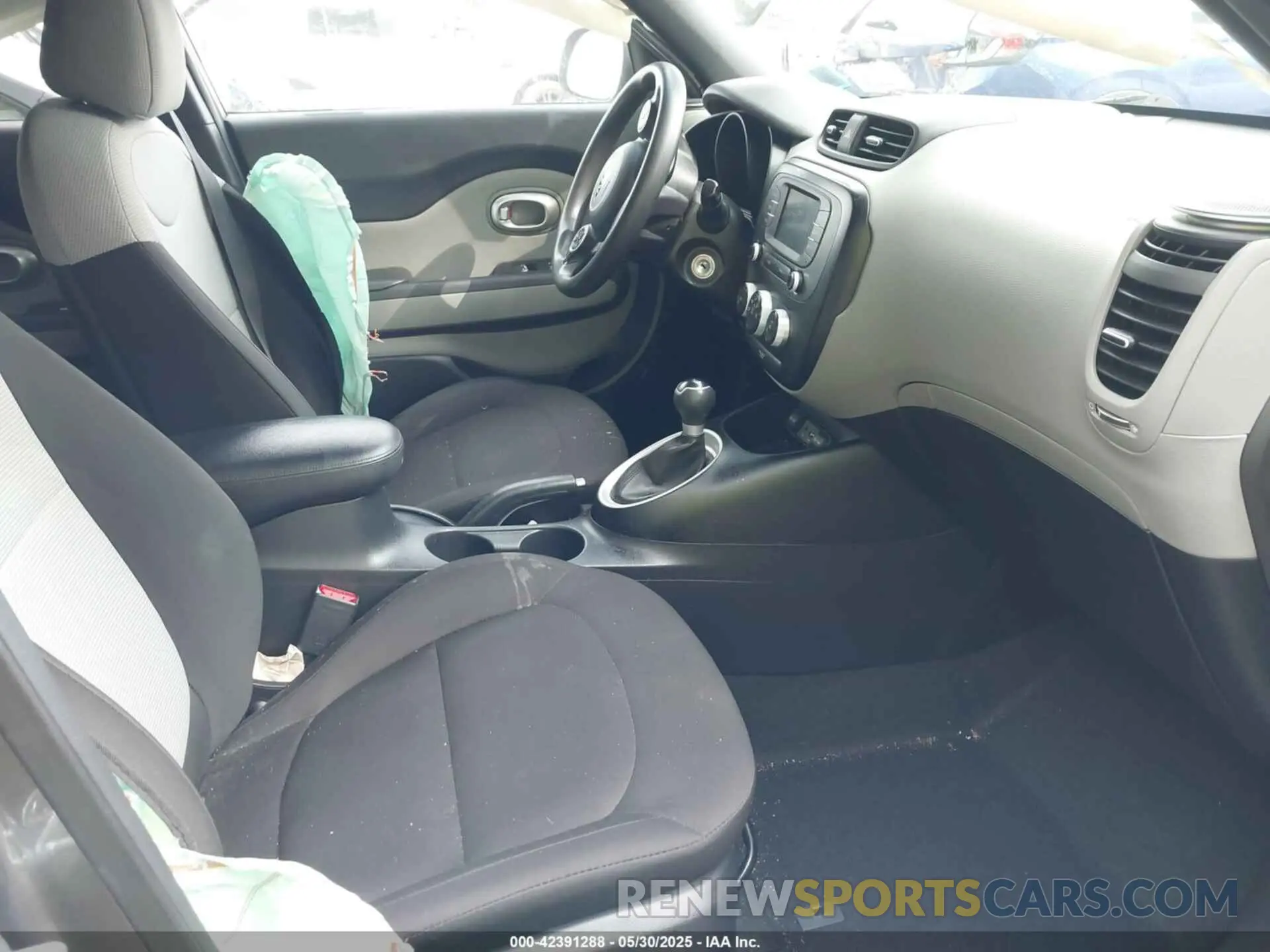 5 Photograph of a damaged car KNDJN2A25K7025648 KIA SOUL 2019