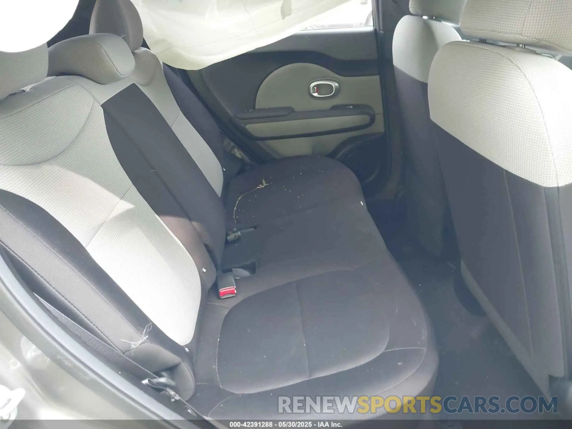 8 Photograph of a damaged car KNDJN2A25K7025648 KIA SOUL 2019