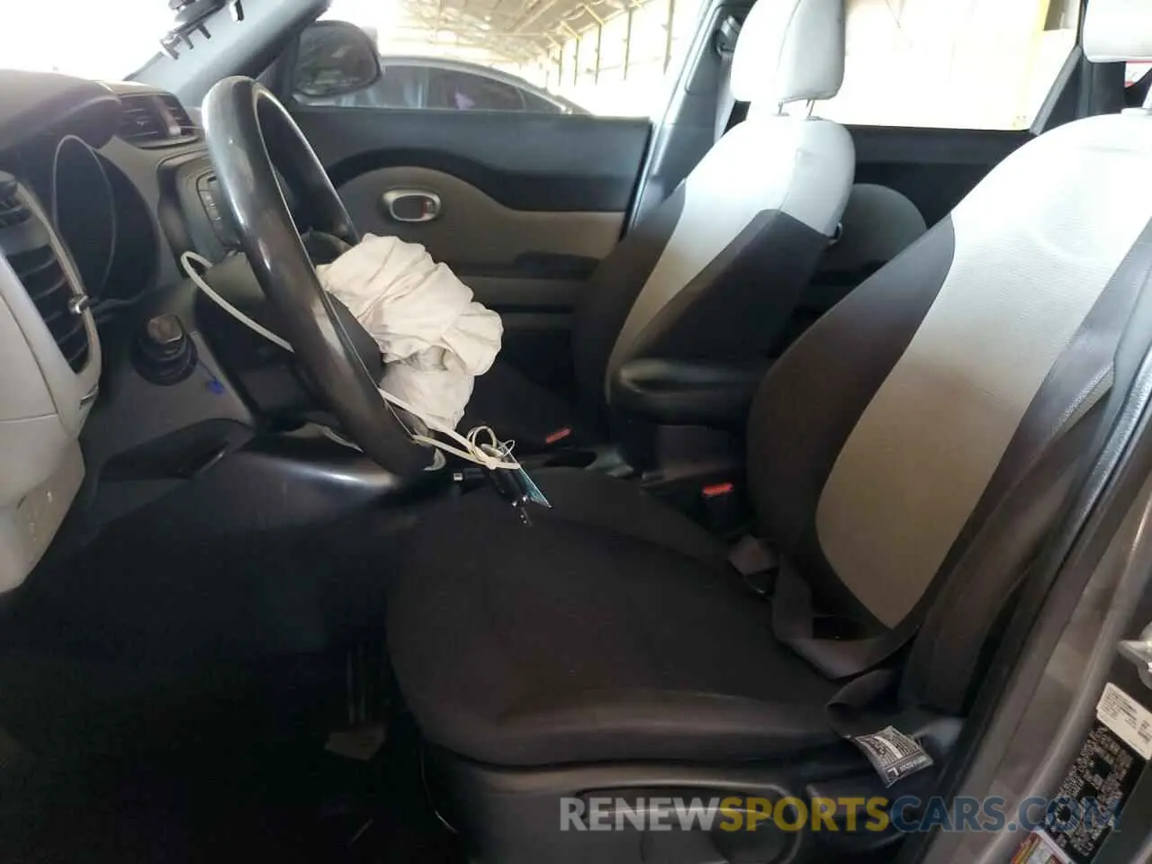 7 Photograph of a damaged car KNDJN2A25K7688976 KIA SOUL 2019
