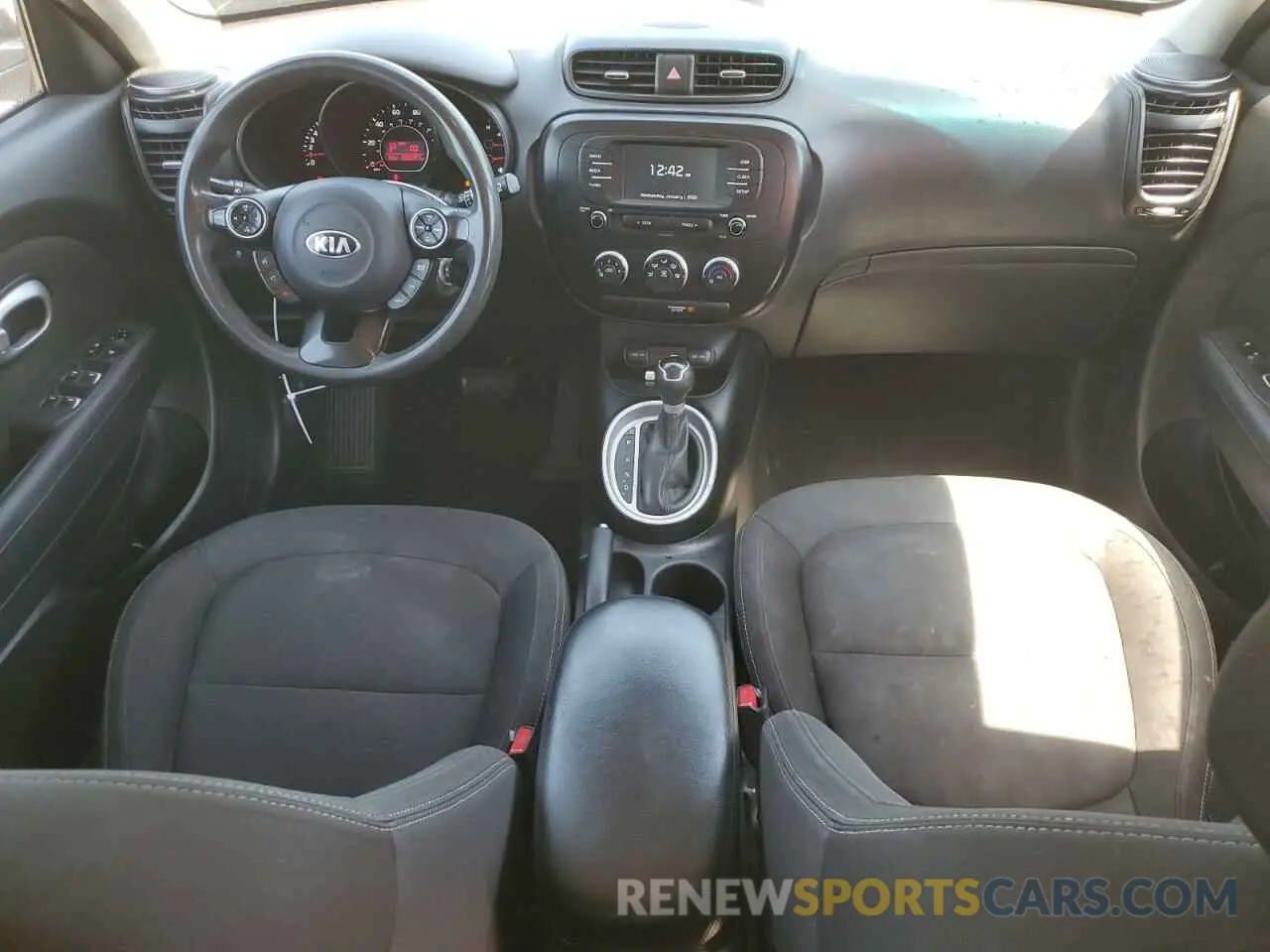 8 Photograph of a damaged car KNDJN2A25K7916281 KIA SOUL 2019