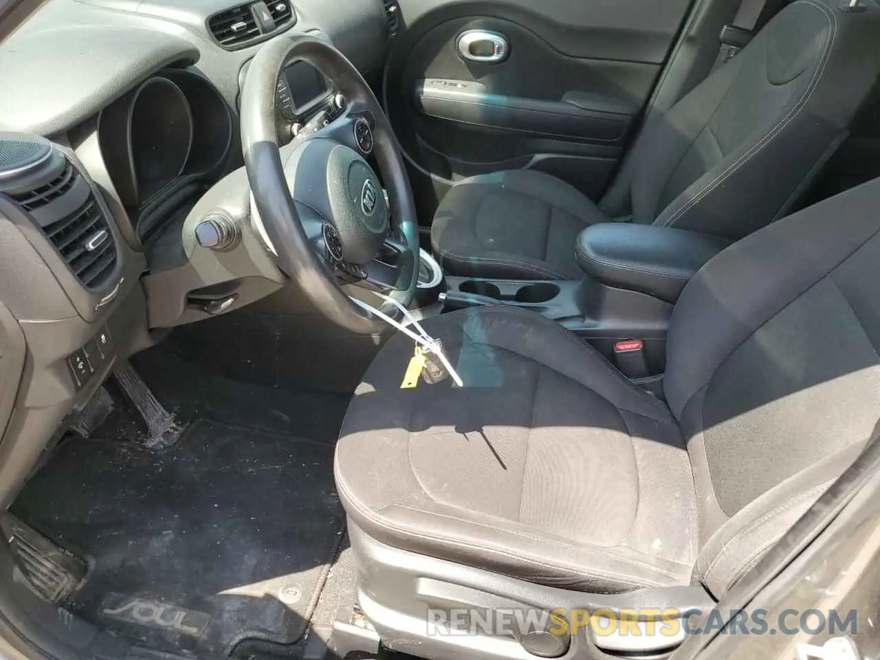 7 Photograph of a damaged car KNDJN2A26K7019597 KIA SOUL 2019