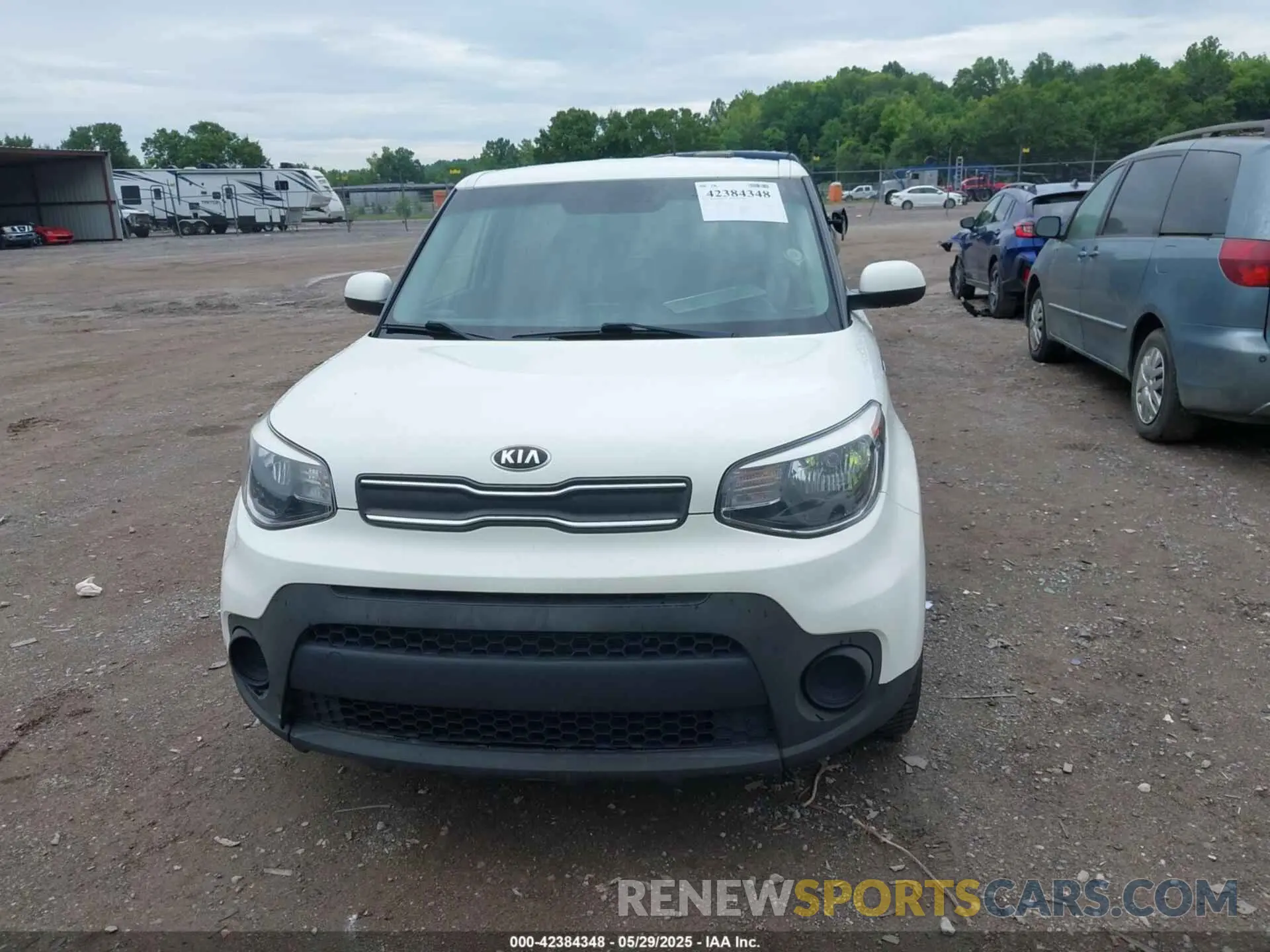 11 Photograph of a damaged car KNDJN2A26K7685777 KIA SOUL 2019