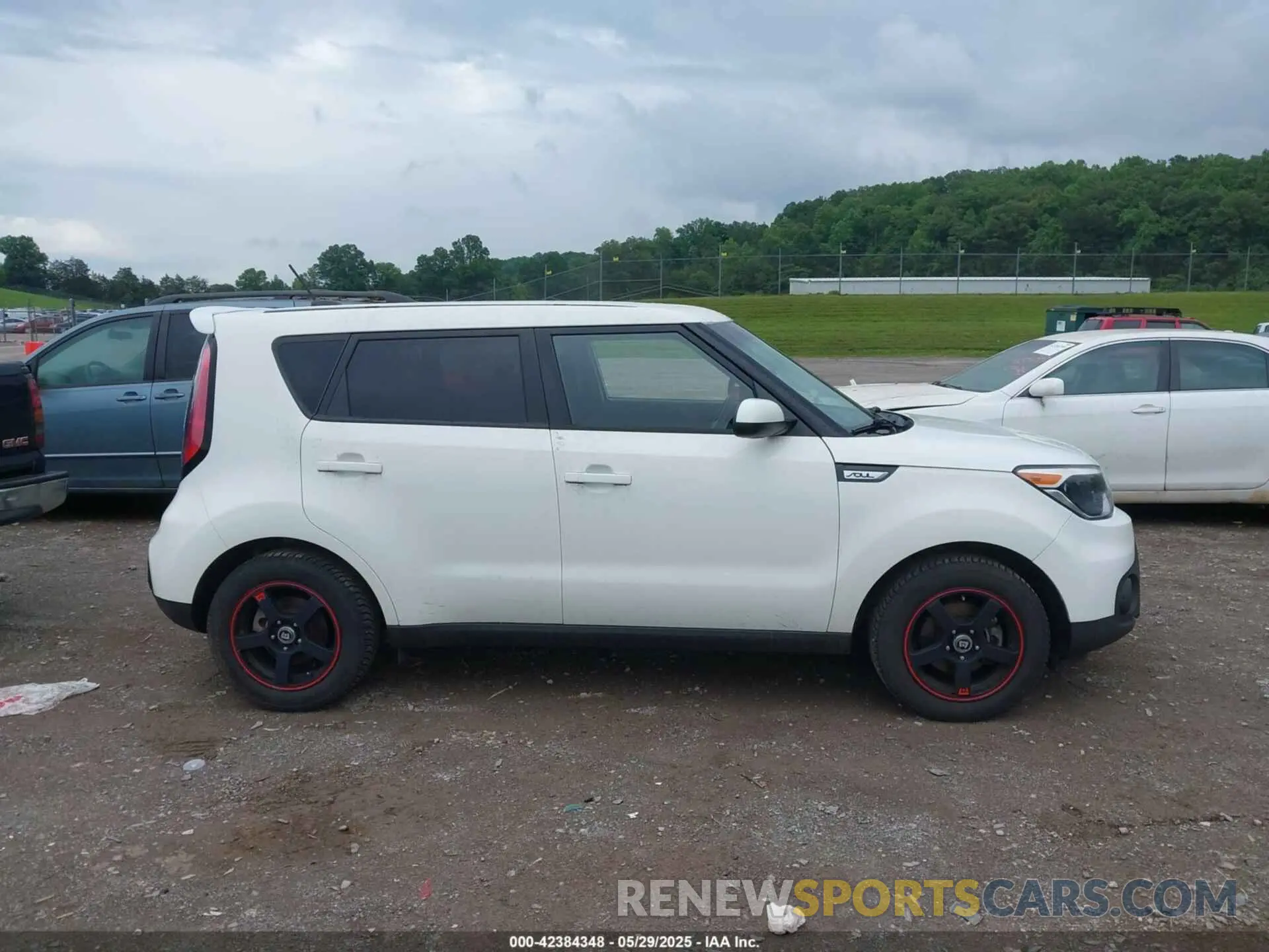 12 Photograph of a damaged car KNDJN2A26K7685777 KIA SOUL 2019