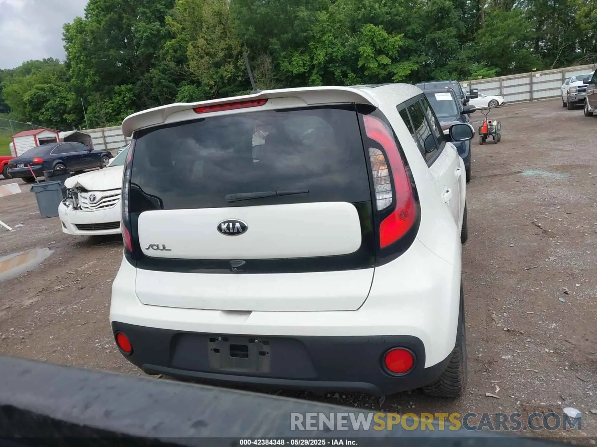 15 Photograph of a damaged car KNDJN2A26K7685777 KIA SOUL 2019