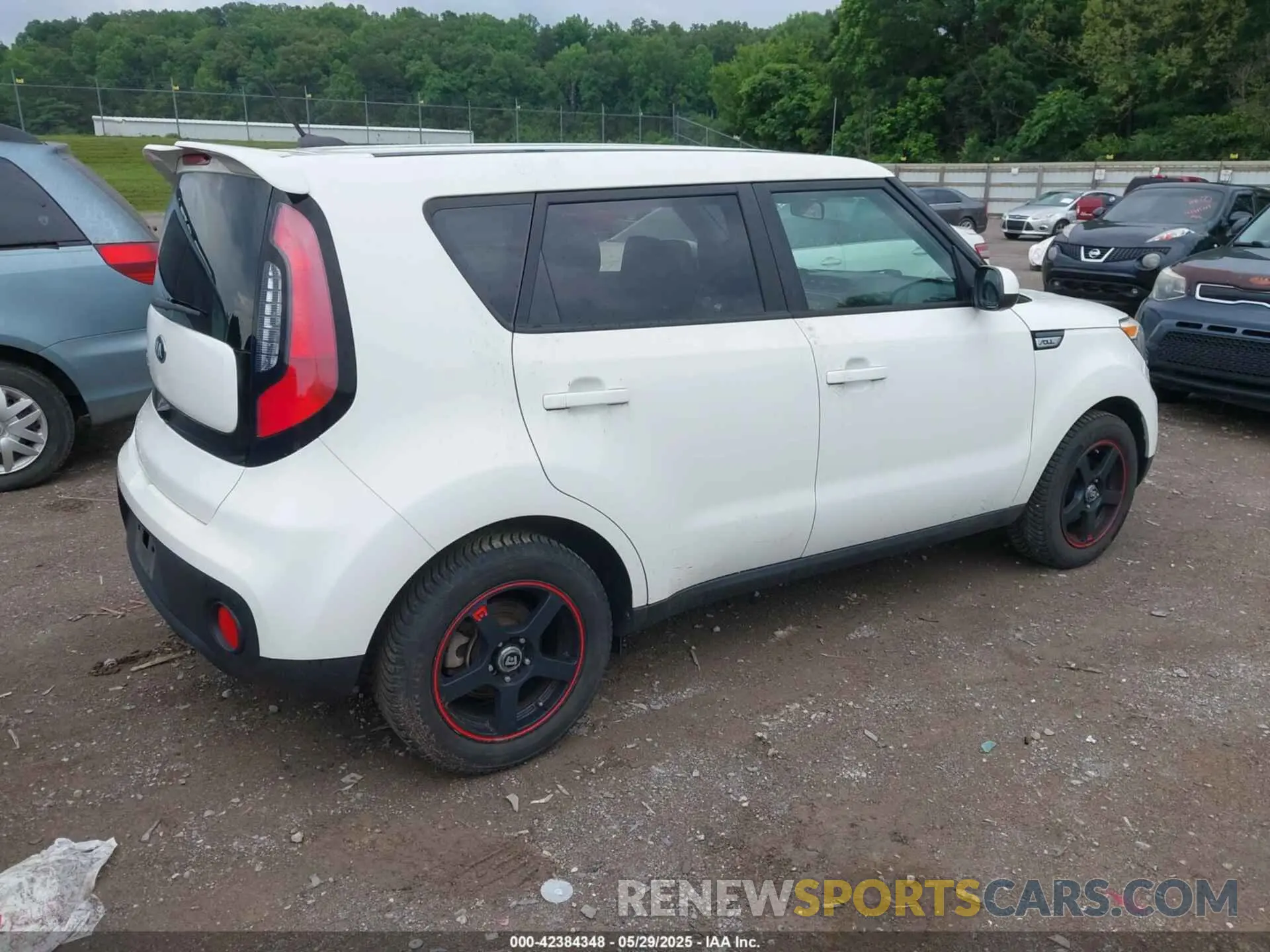 4 Photograph of a damaged car KNDJN2A26K7685777 KIA SOUL 2019