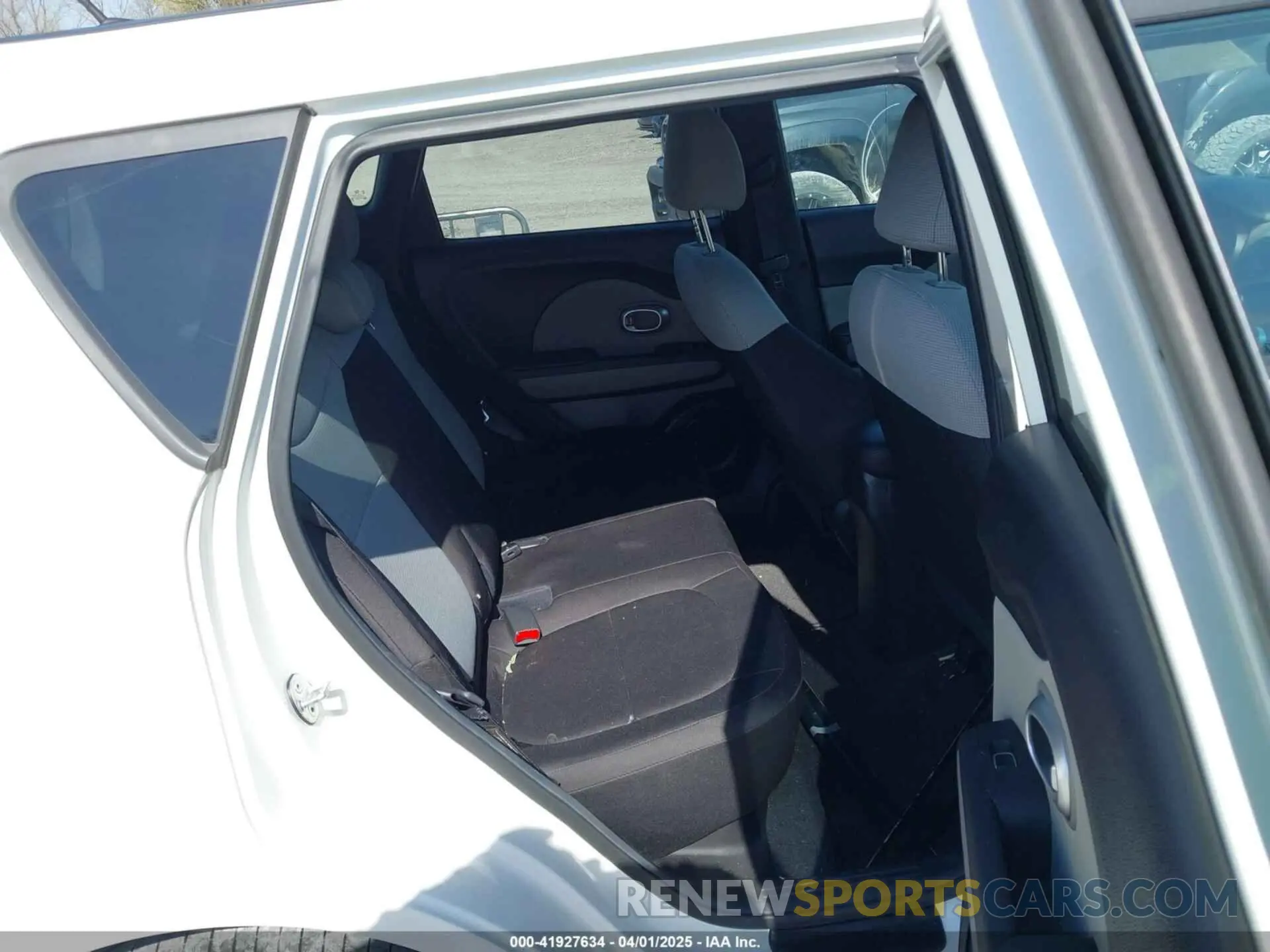 8 Photograph of a damaged car KNDJN2A26K7912417 KIA SOUL 2019