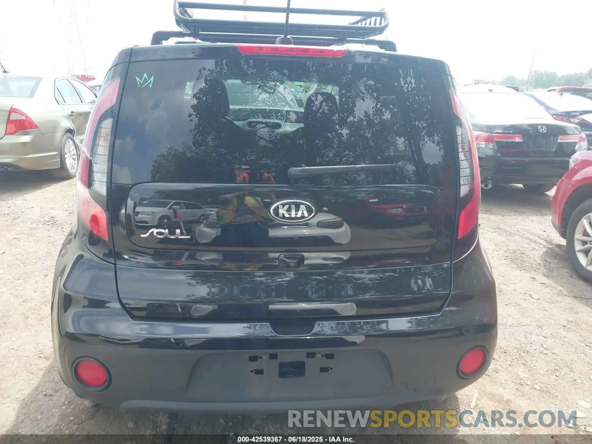 17 Photograph of a damaged car KNDJN2A26K7914183 KIA SOUL 2019