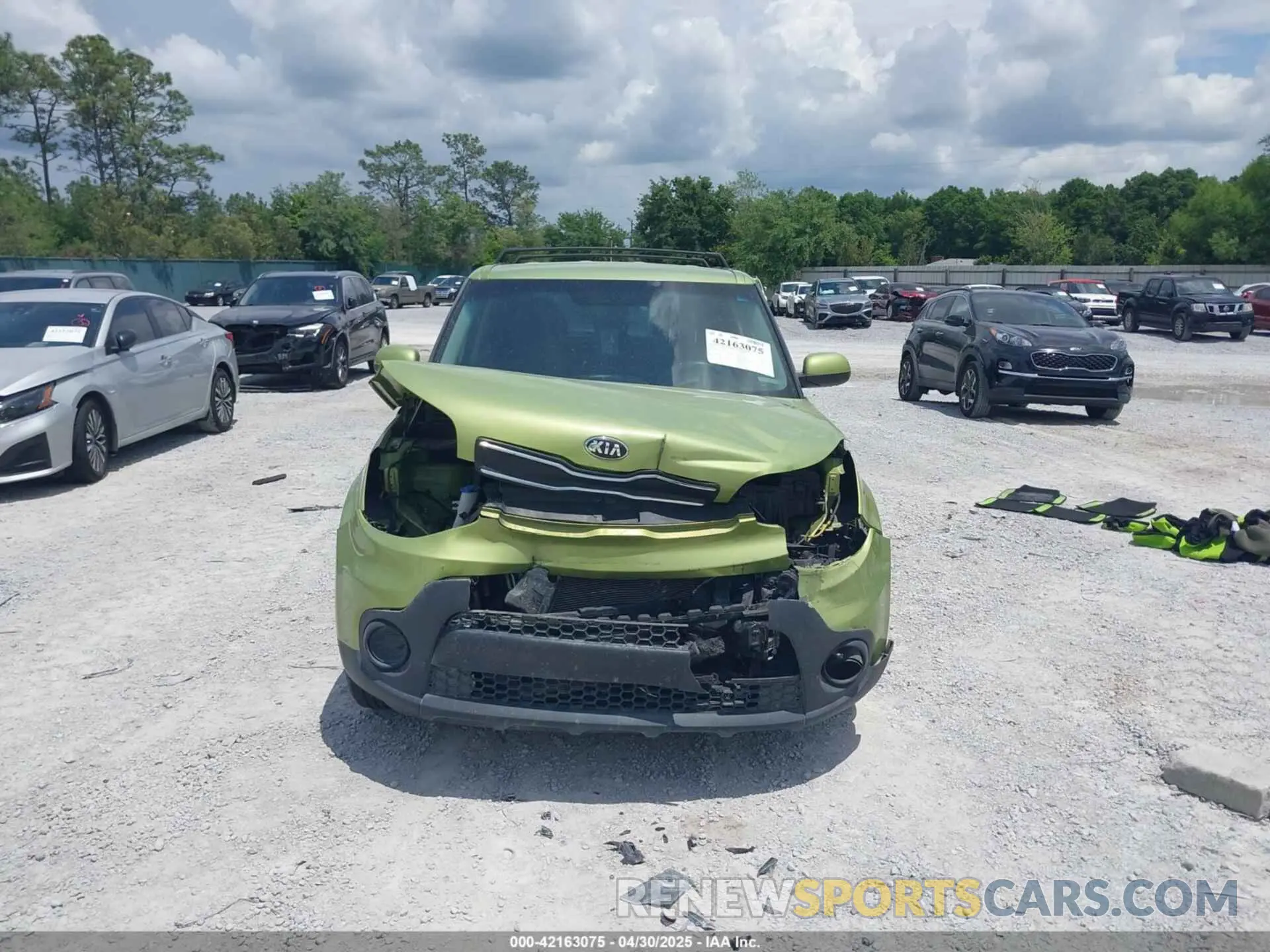 13 Photograph of a damaged car KNDJN2A26K7920520 KIA SOUL 2019