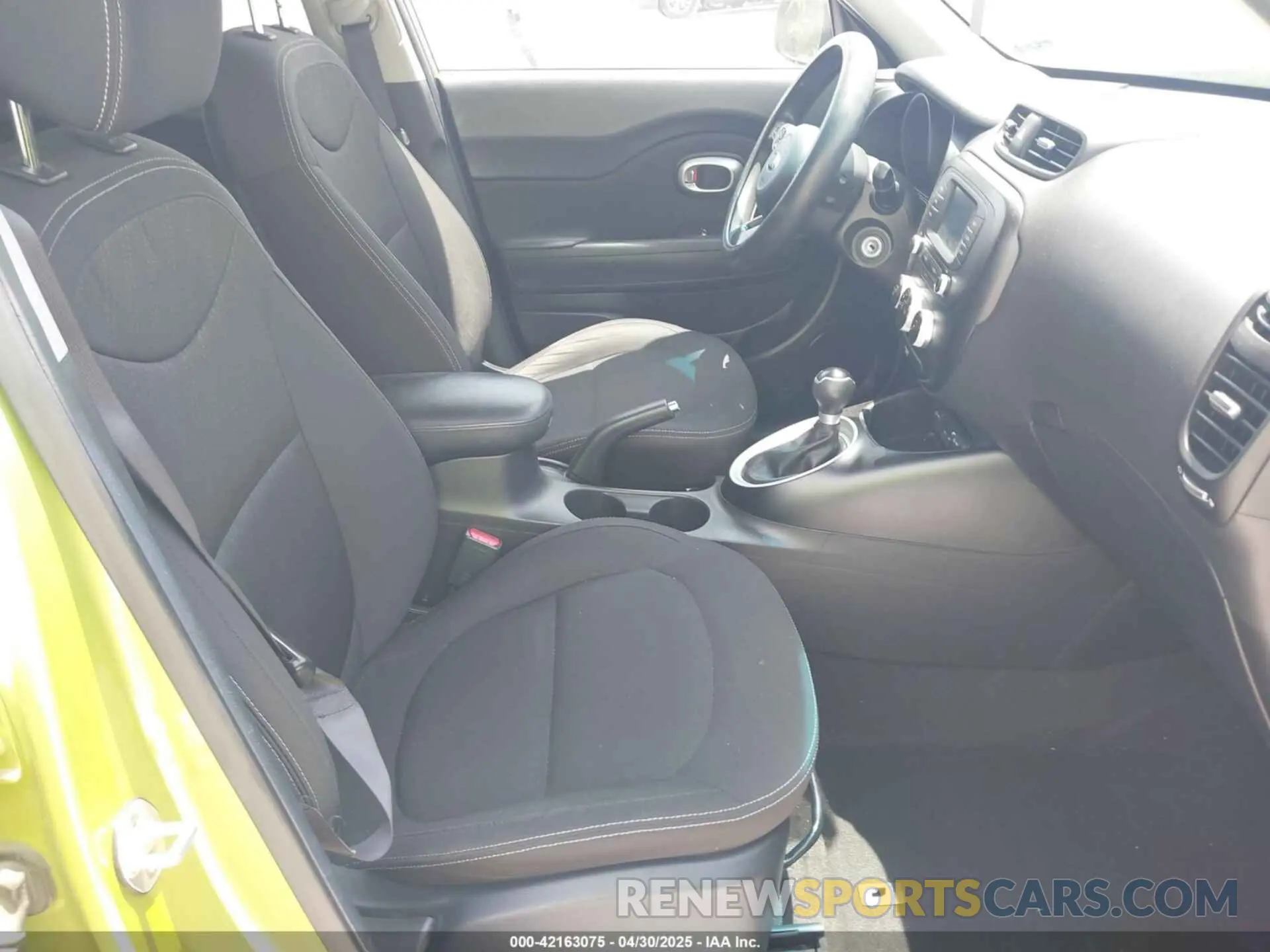 5 Photograph of a damaged car KNDJN2A26K7920520 KIA SOUL 2019