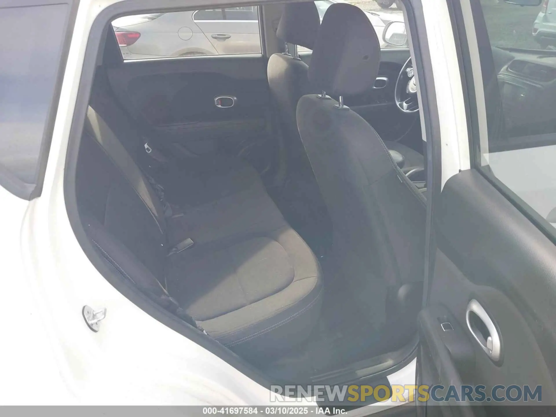 8 Photograph of a damaged car KNDJN2A27K7012643 KIA SOUL 2019