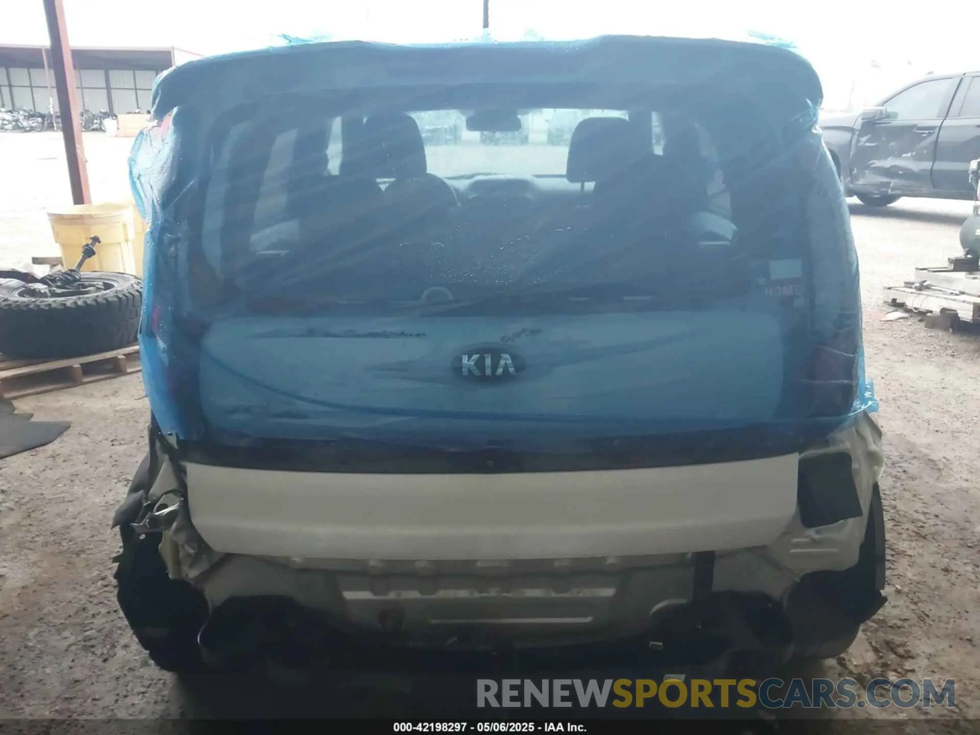 18 Photograph of a damaged car KNDJN2A27K7013680 KIA SOUL 2019