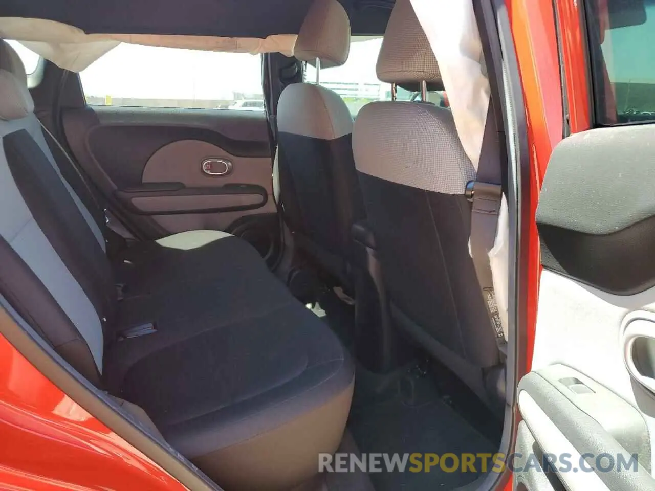 10 Photograph of a damaged car KNDJN2A27K7024887 KIA SOUL 2019