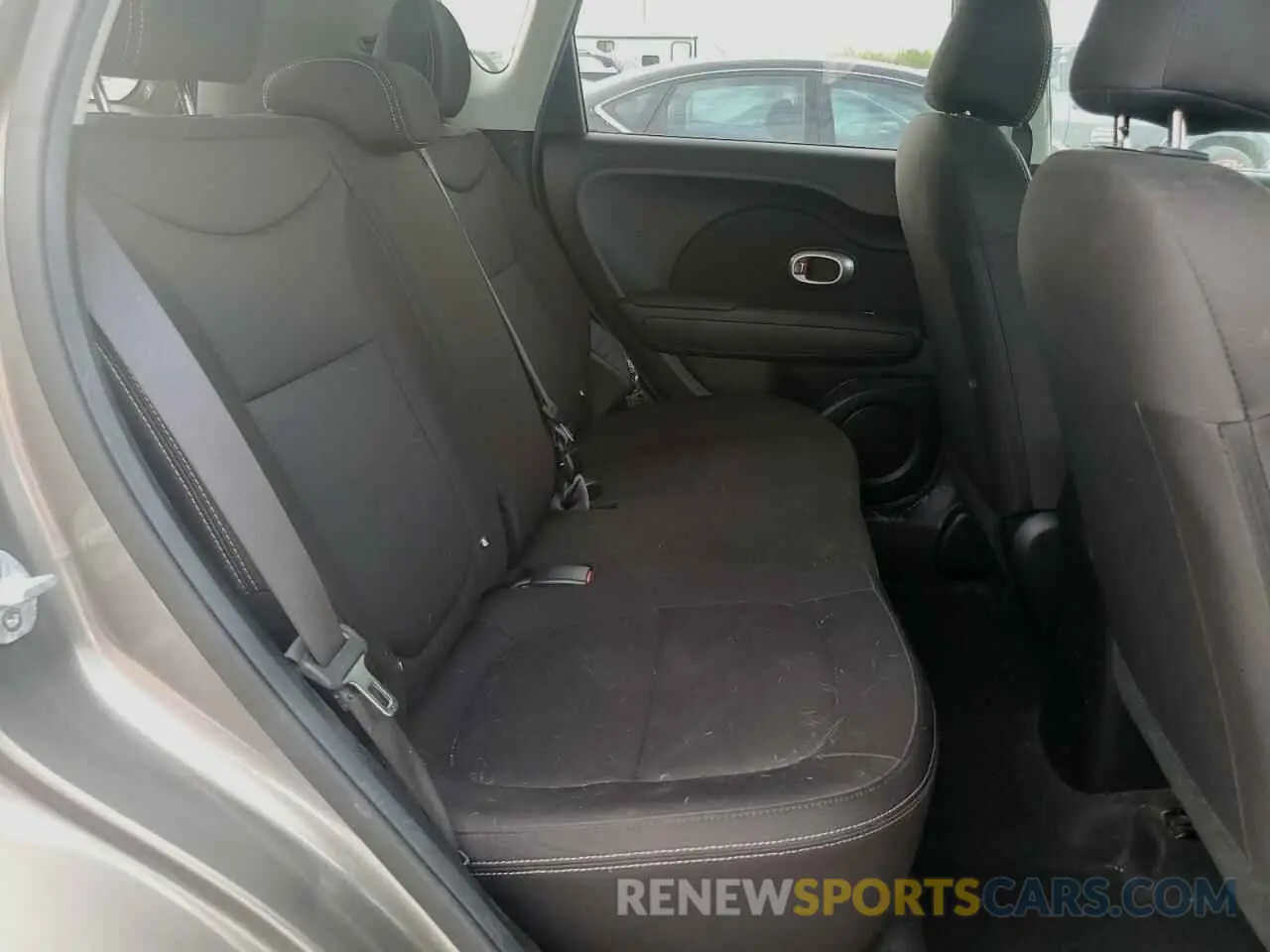 11 Photograph of a damaged car KNDJN2A27K7025358 KIA SOUL 2019