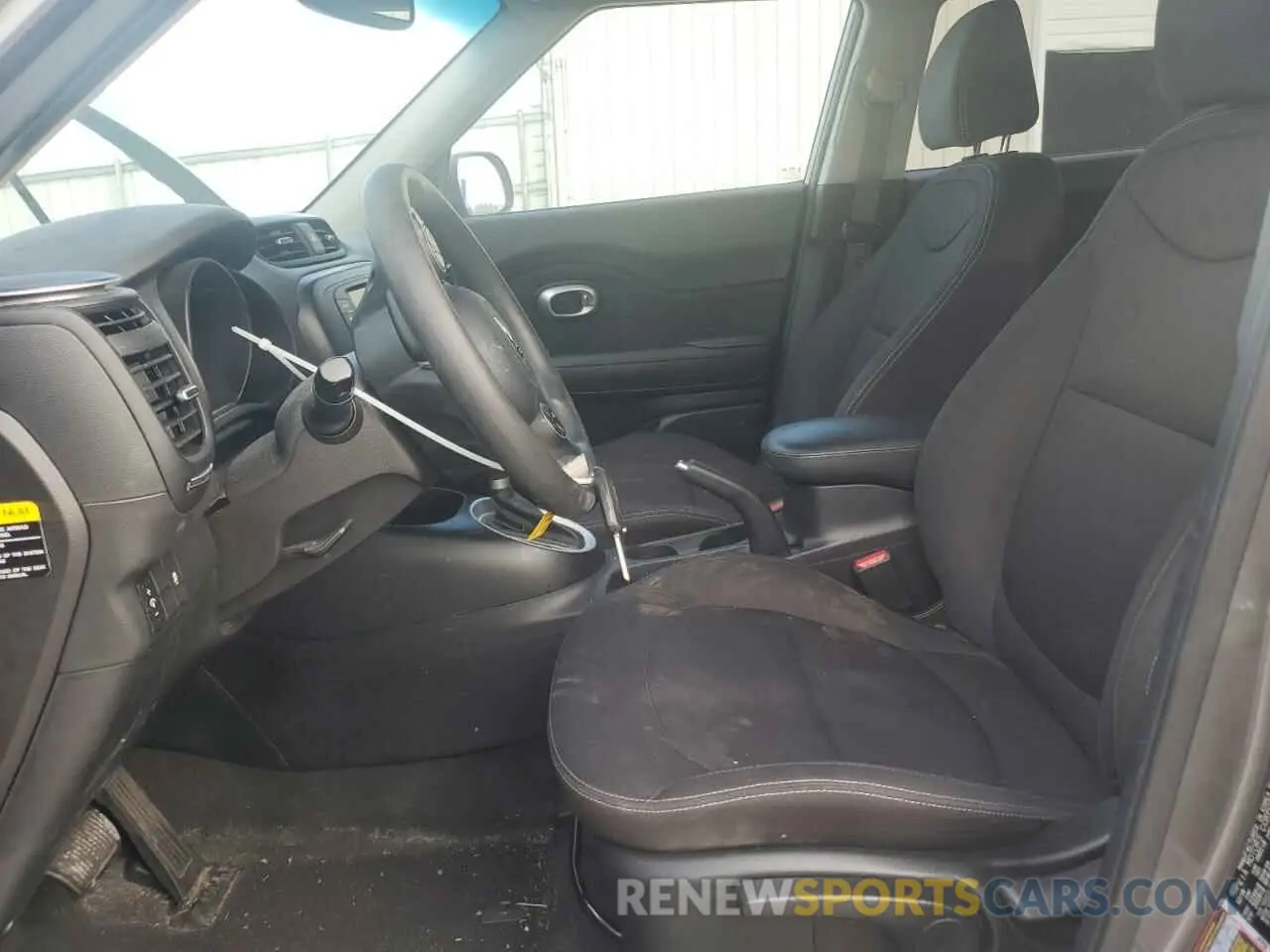 7 Photograph of a damaged car KNDJN2A27K7025358 KIA SOUL 2019