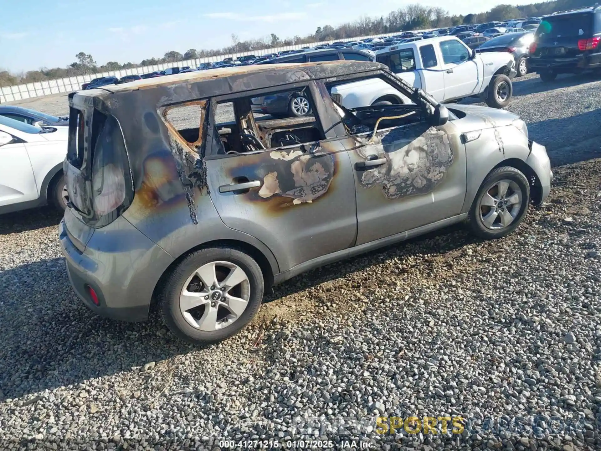 4 Photograph of a damaged car KNDJN2A27K7026171 KIA SOUL 2019