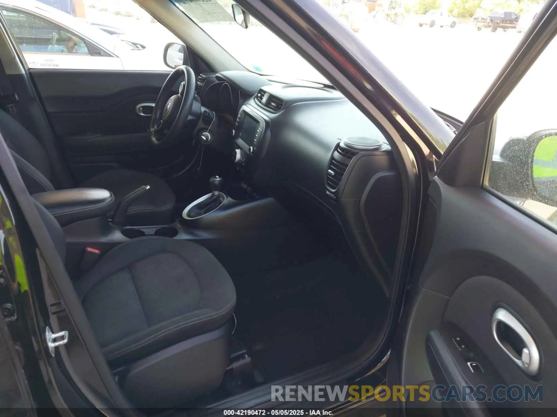 5 Photograph of a damaged car KNDJN2A27K7911003 KIA SOUL 2019