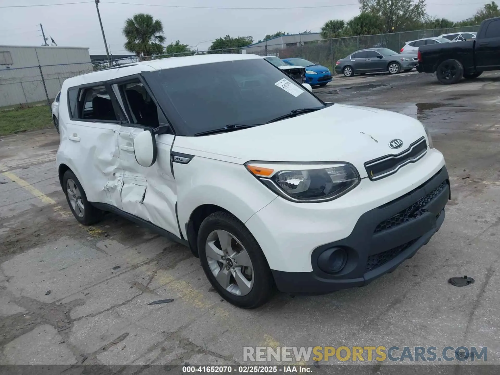 1 Photograph of a damaged car KNDJN2A27K7915729 KIA SOUL 2019