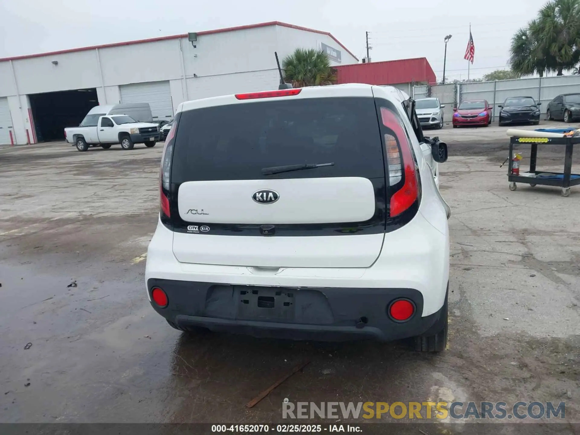 16 Photograph of a damaged car KNDJN2A27K7915729 KIA SOUL 2019