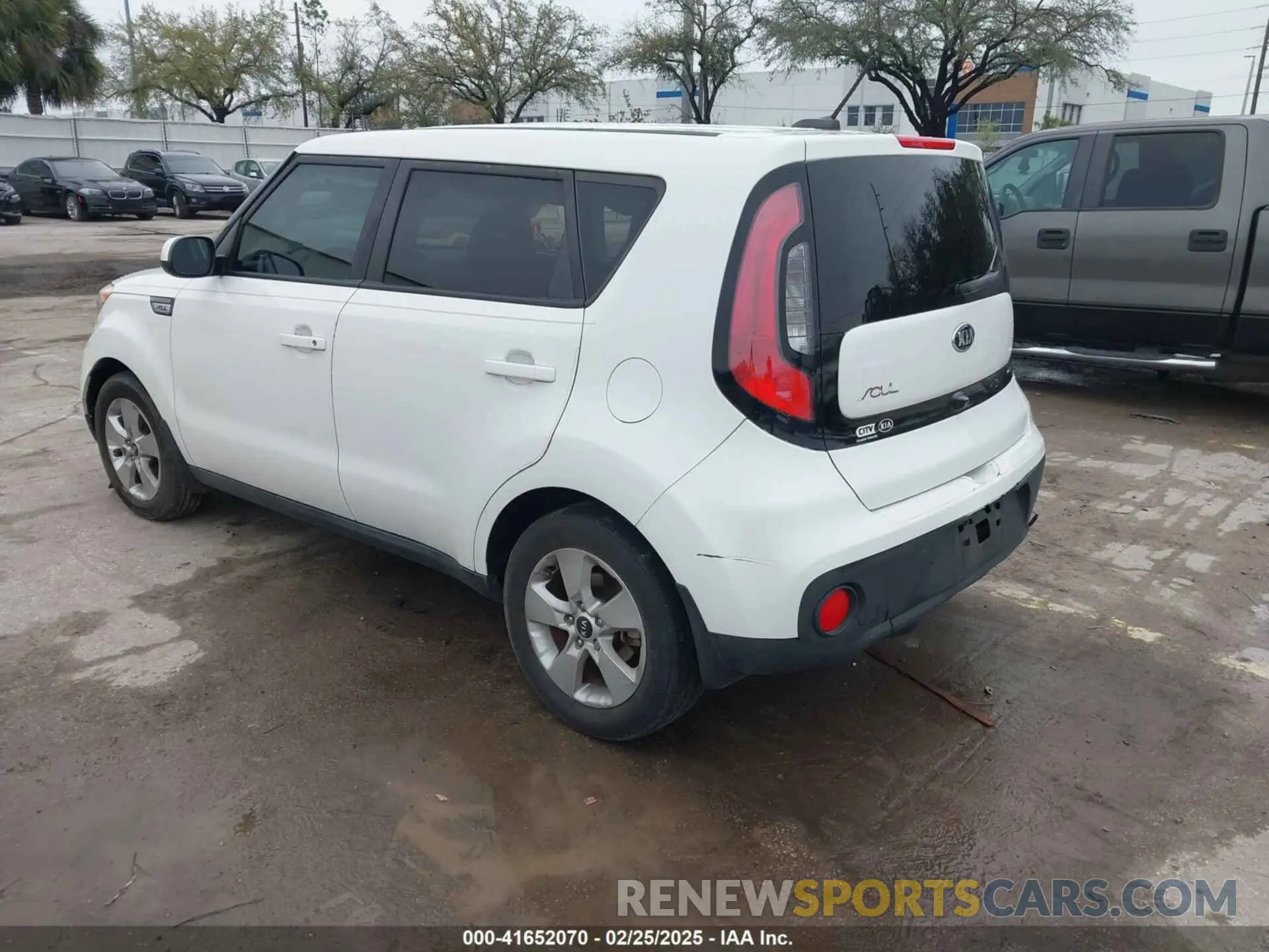 3 Photograph of a damaged car KNDJN2A27K7915729 KIA SOUL 2019