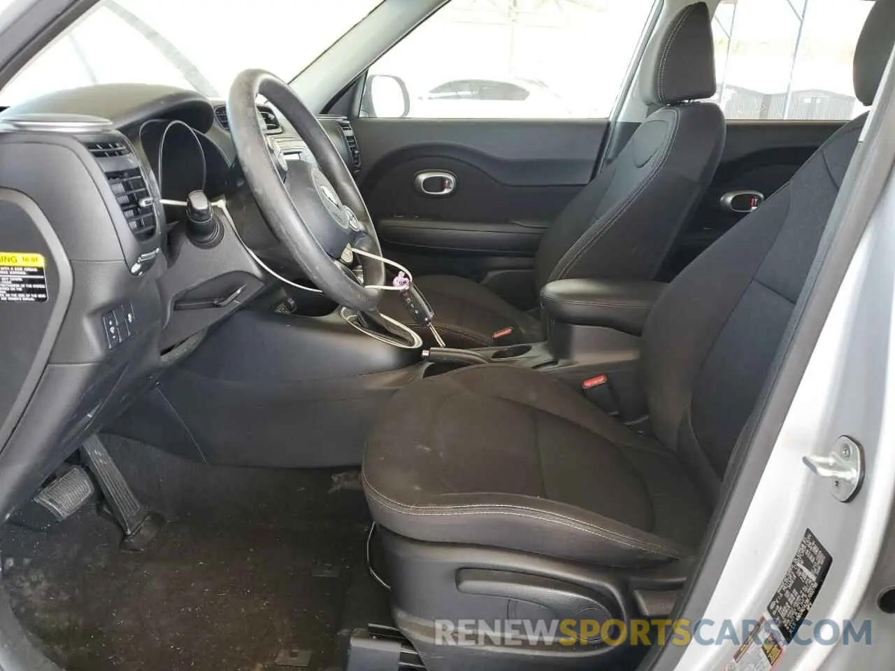 7 Photograph of a damaged car KNDJN2A28K7002798 KIA SOUL 2019