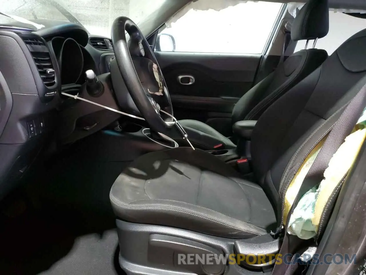 7 Photograph of a damaged car KNDJN2A28K7656703 KIA SOUL 2019