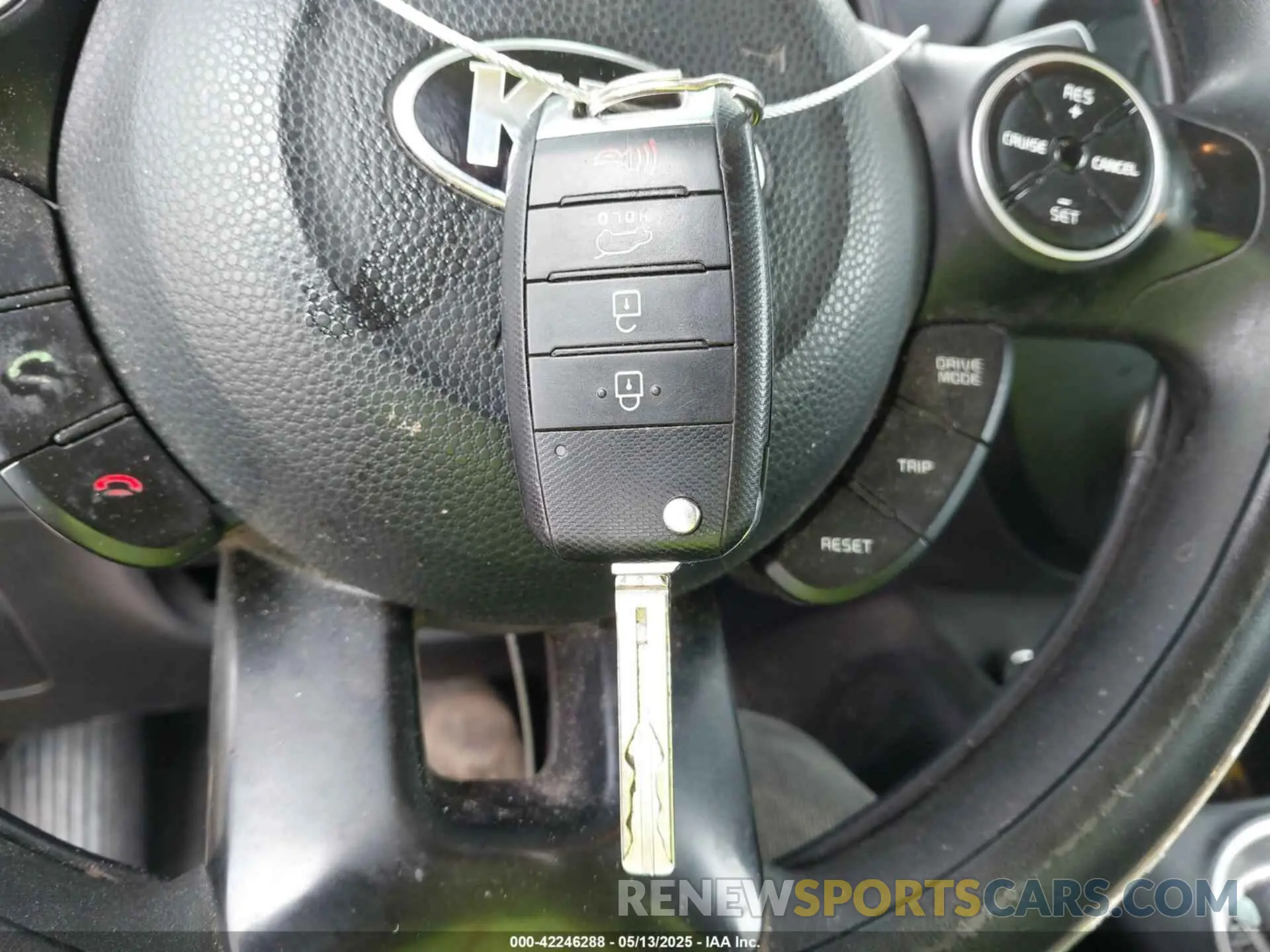 11 Photograph of a damaged car KNDJN2A28K7662646 KIA SOUL 2019