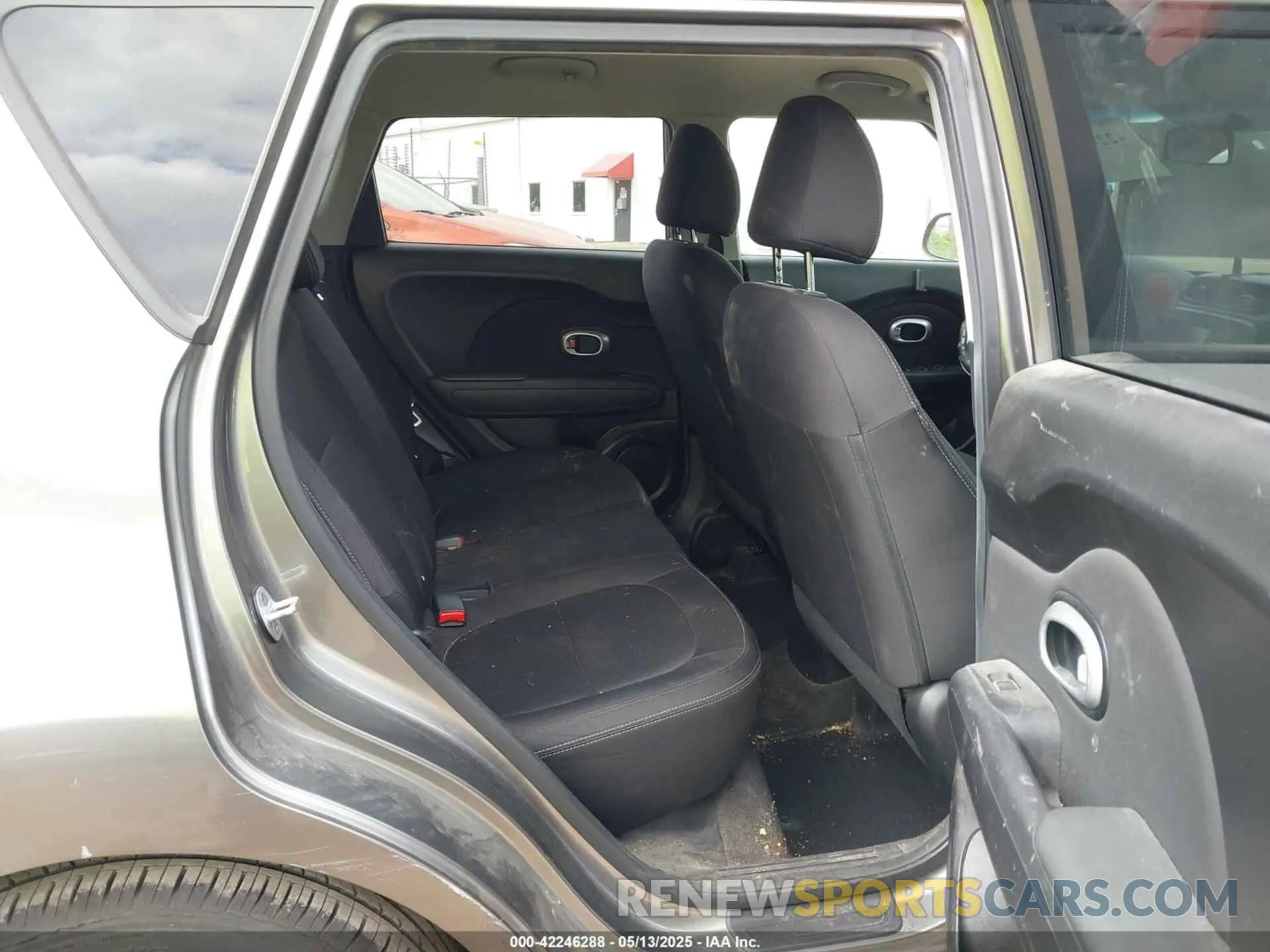 8 Photograph of a damaged car KNDJN2A28K7662646 KIA SOUL 2019