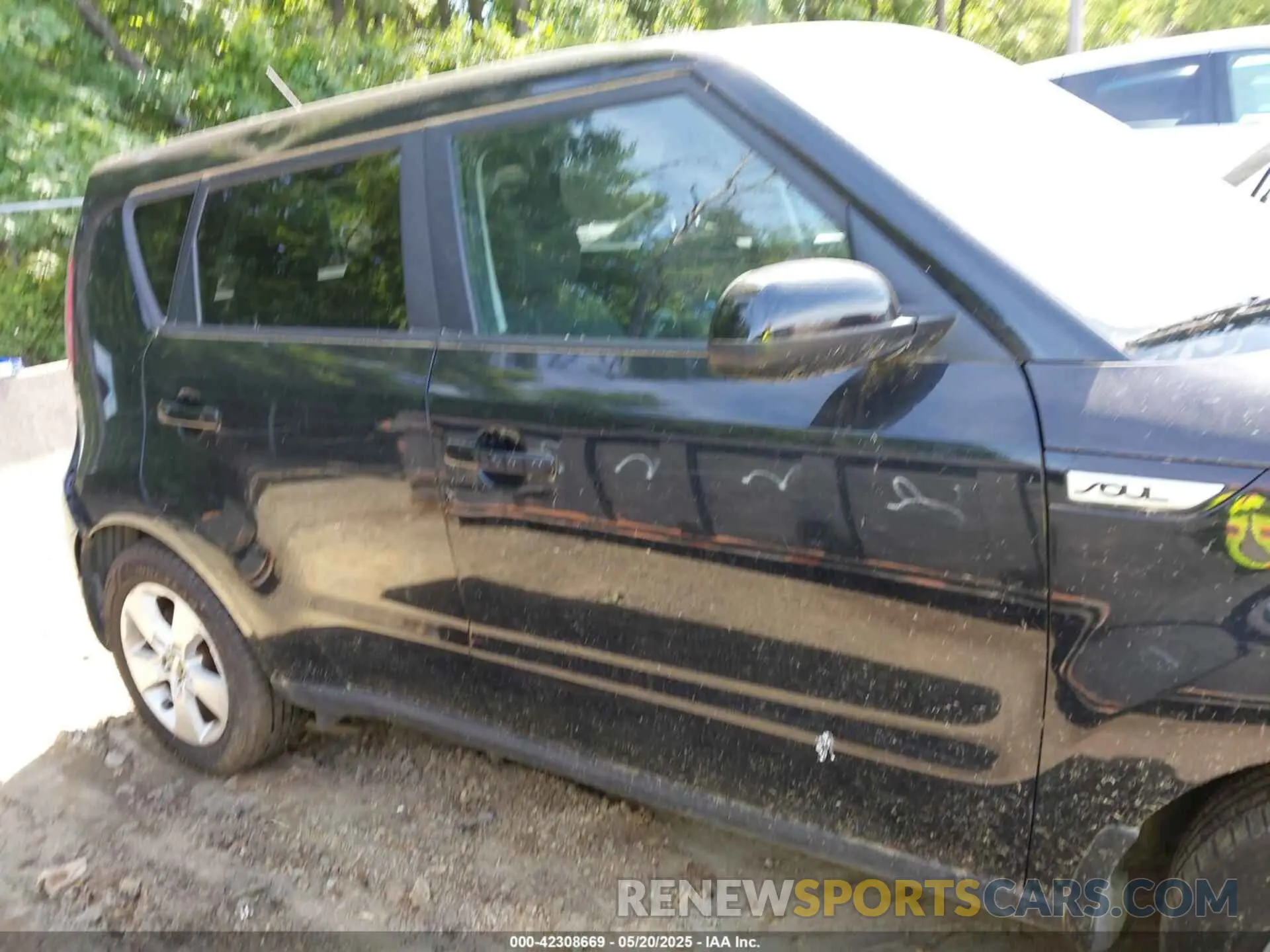13 Photograph of a damaged car KNDJN2A28K7686252 KIA SOUL 2019