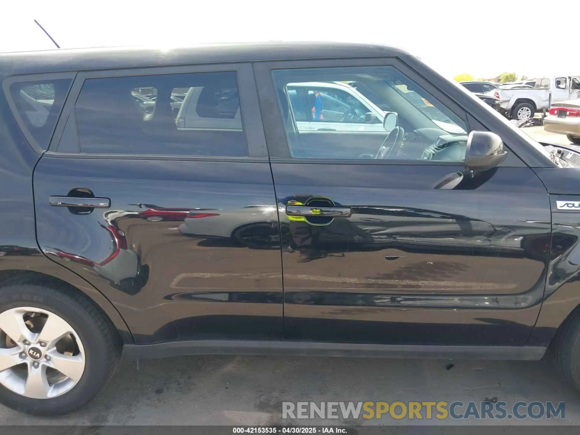 14 Photograph of a damaged car KNDJN2A28K7688177 KIA SOUL 2019