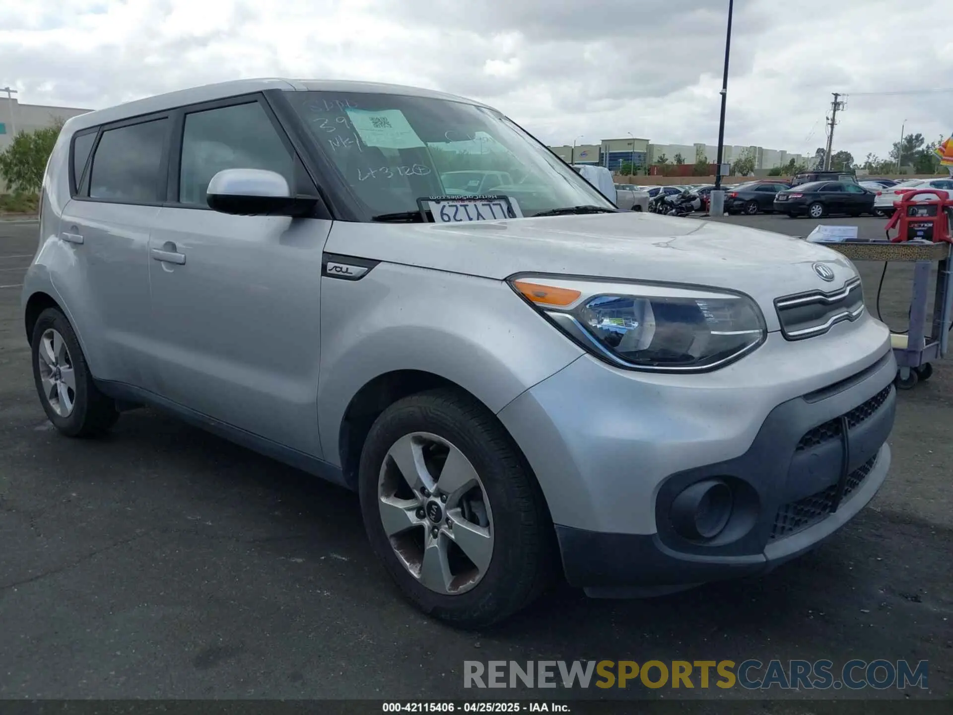 1 Photograph of a damaged car KNDJN2A28K7694447 KIA SOUL 2019