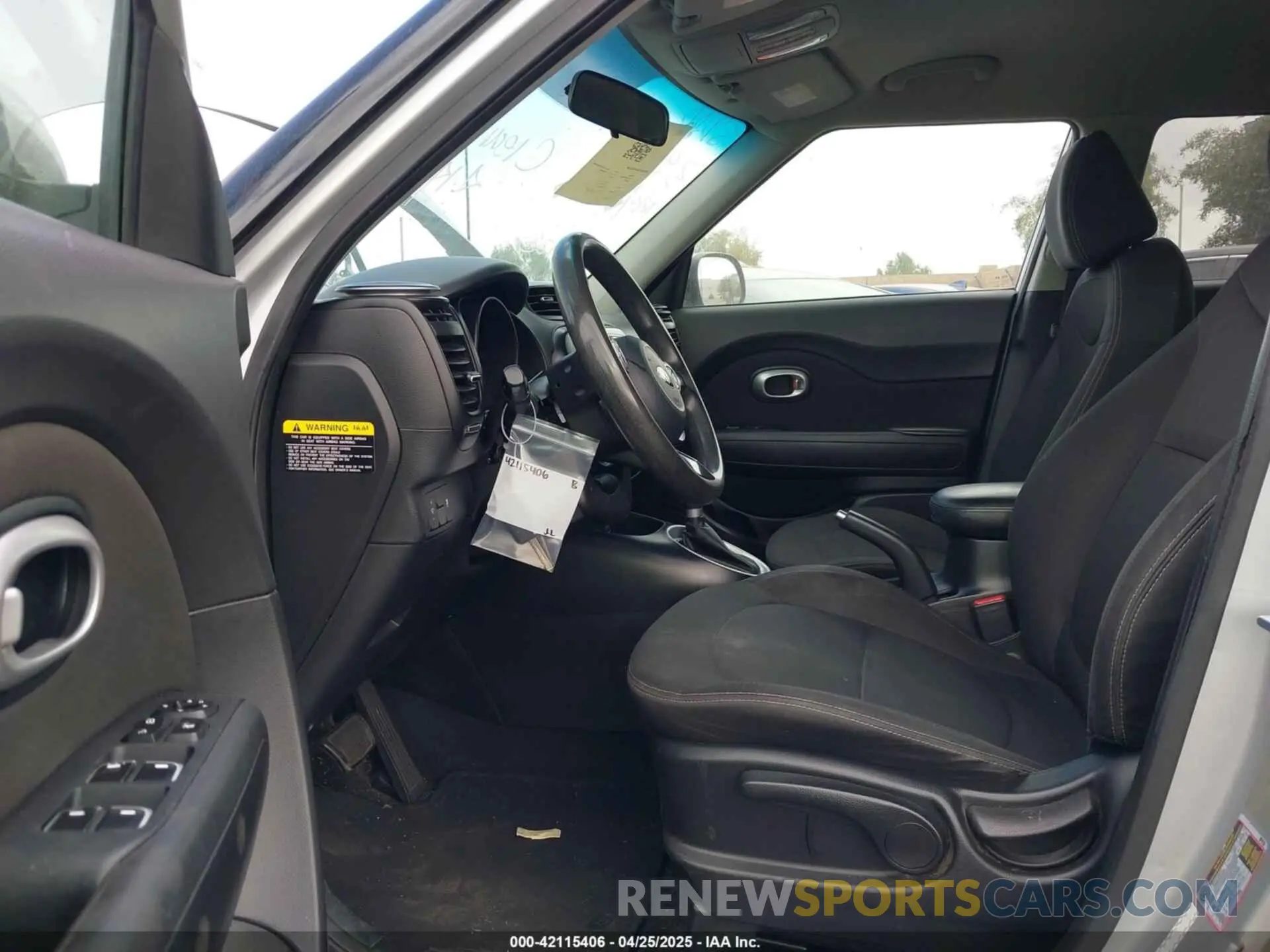 5 Photograph of a damaged car KNDJN2A28K7694447 KIA SOUL 2019