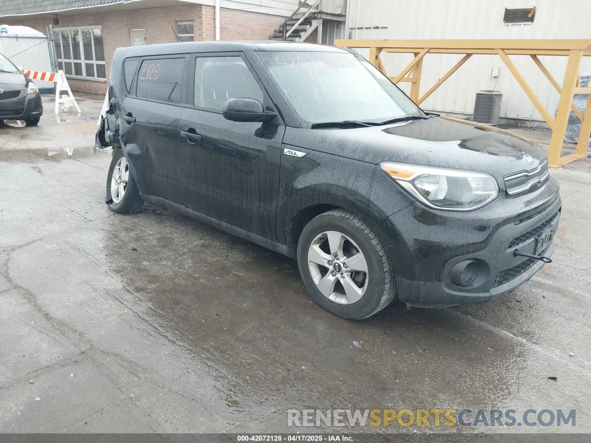 1 Photograph of a damaged car KNDJN2A28K7698935 KIA SOUL 2019