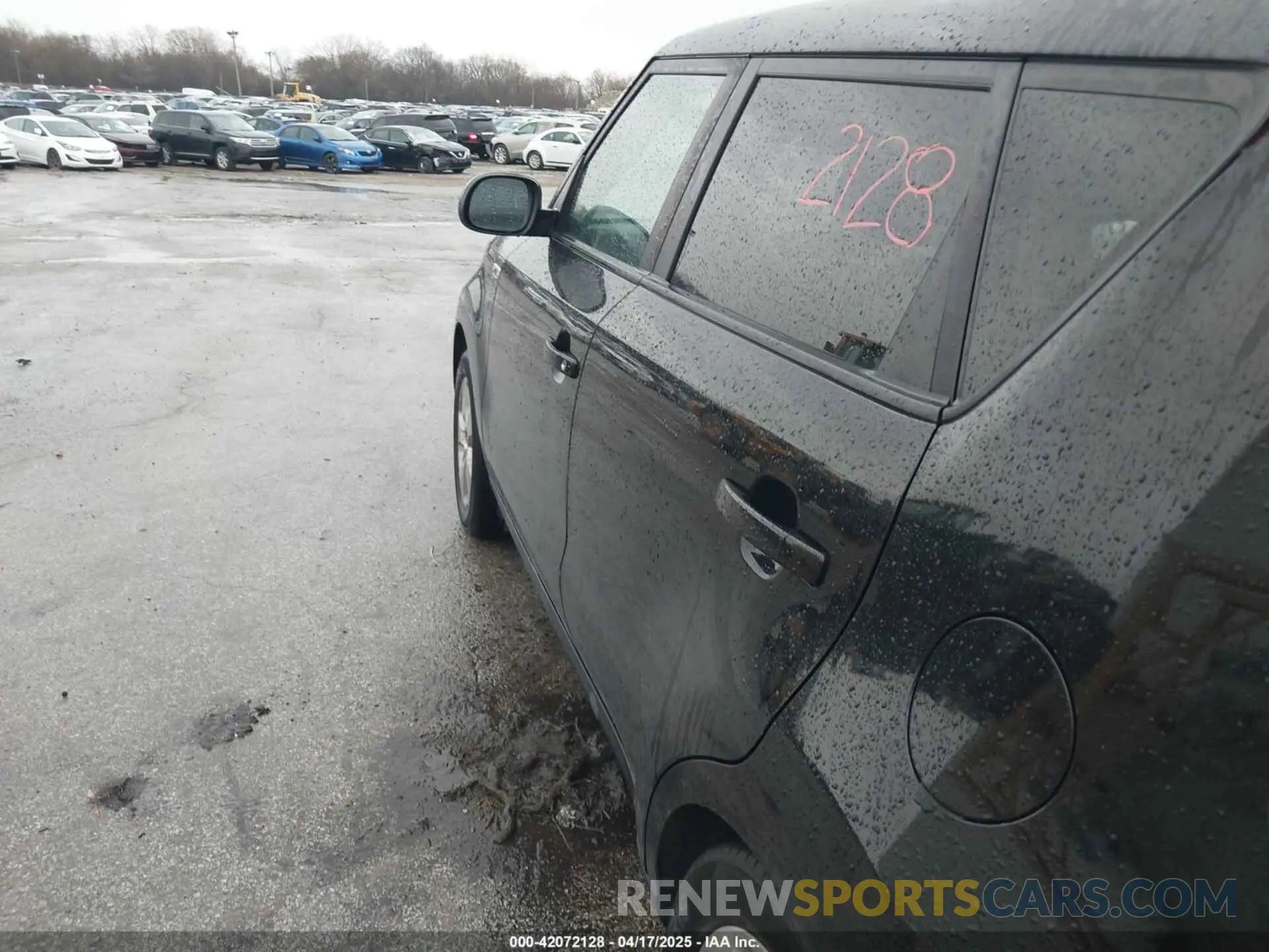 12 Photograph of a damaged car KNDJN2A28K7698935 KIA SOUL 2019