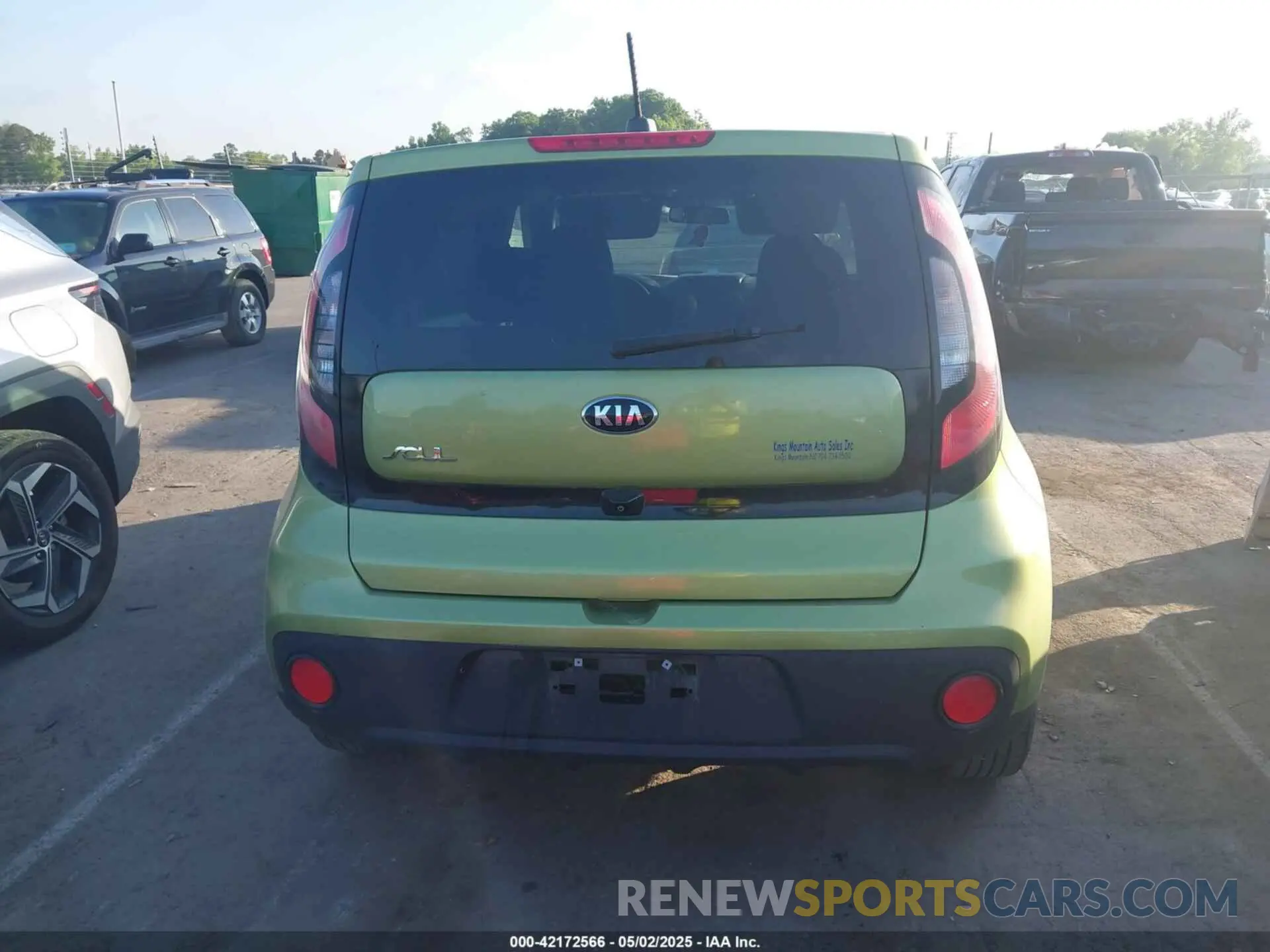 16 Photograph of a damaged car KNDJN2A28K7914346 KIA SOUL 2019