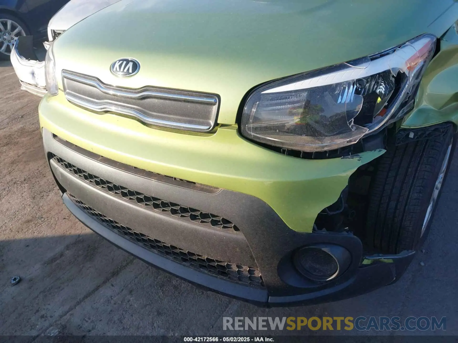 17 Photograph of a damaged car KNDJN2A28K7914346 KIA SOUL 2019