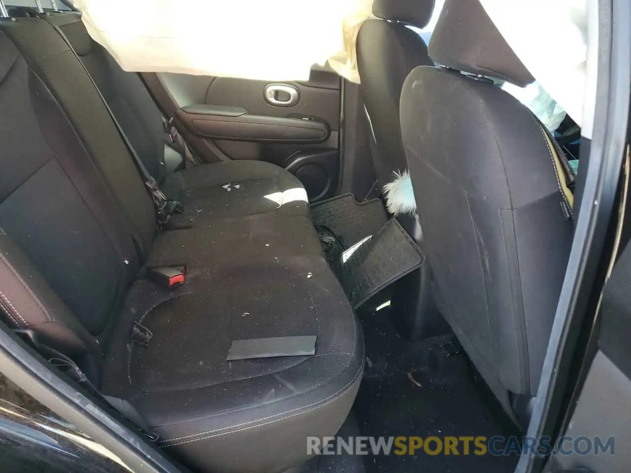 11 Photograph of a damaged car KNDJN2A28K7921734 KIA SOUL 2019